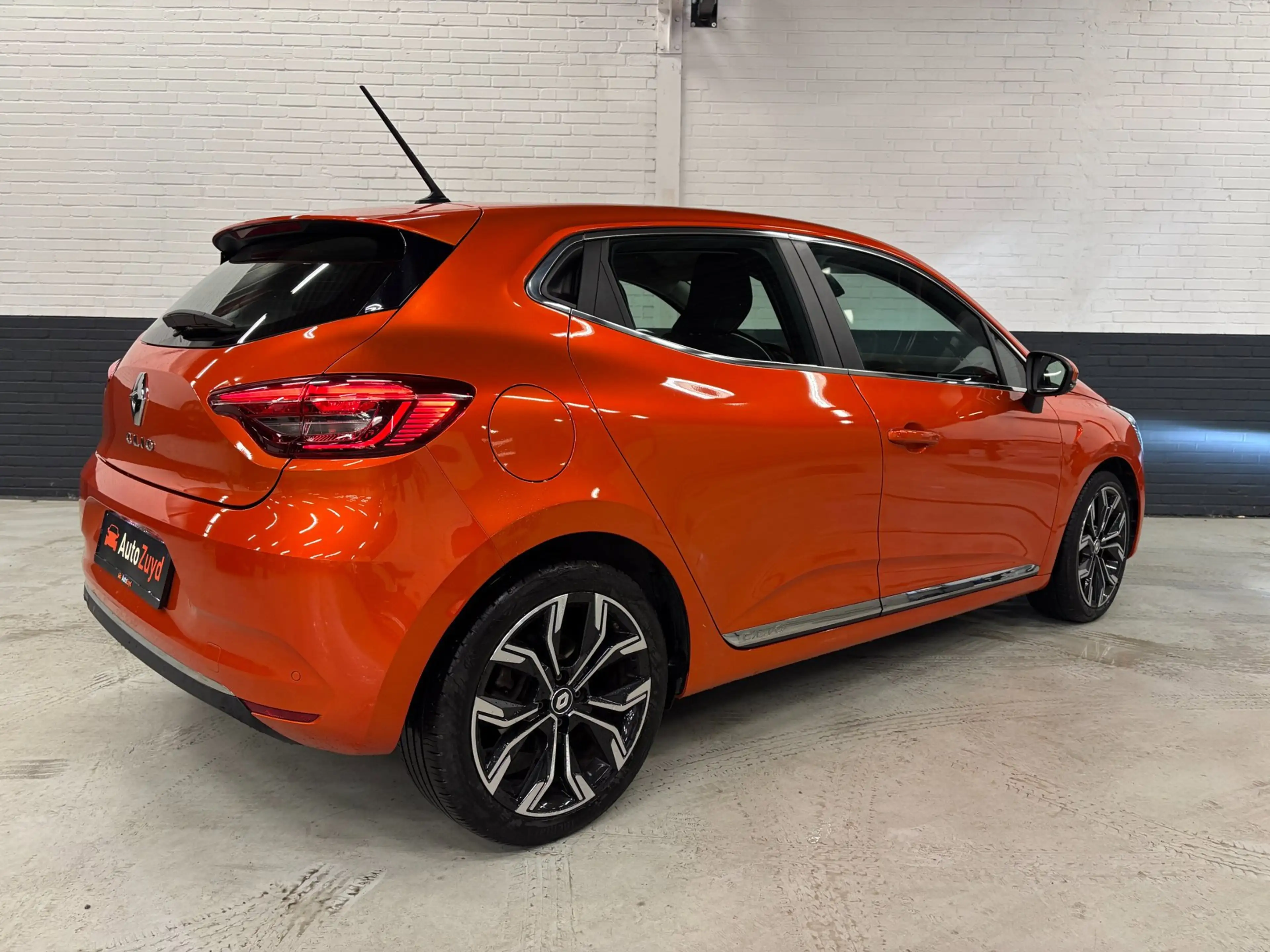 Renault Clio 1.0 TCe Intens |LED | 17" | Camera | PDC — photo 2