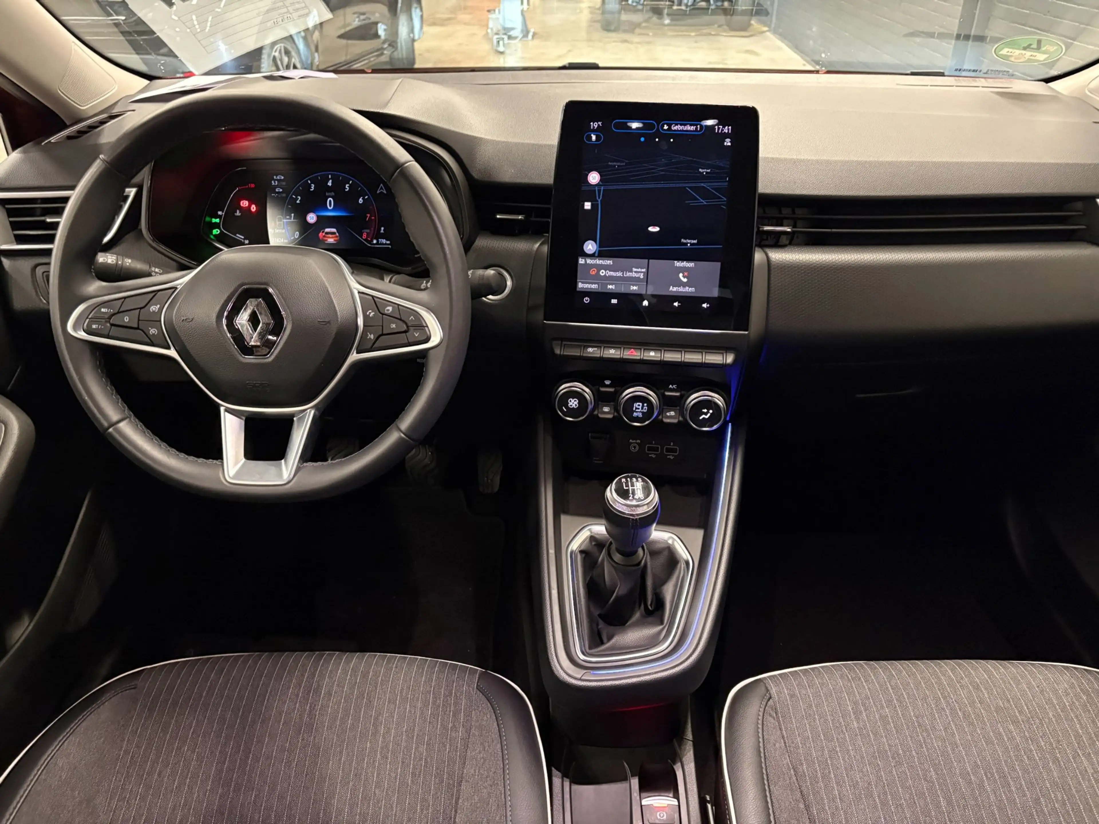 Renault Clio 1.0 TCe Intens |LED | 17" | Camera | PDC — photo 5