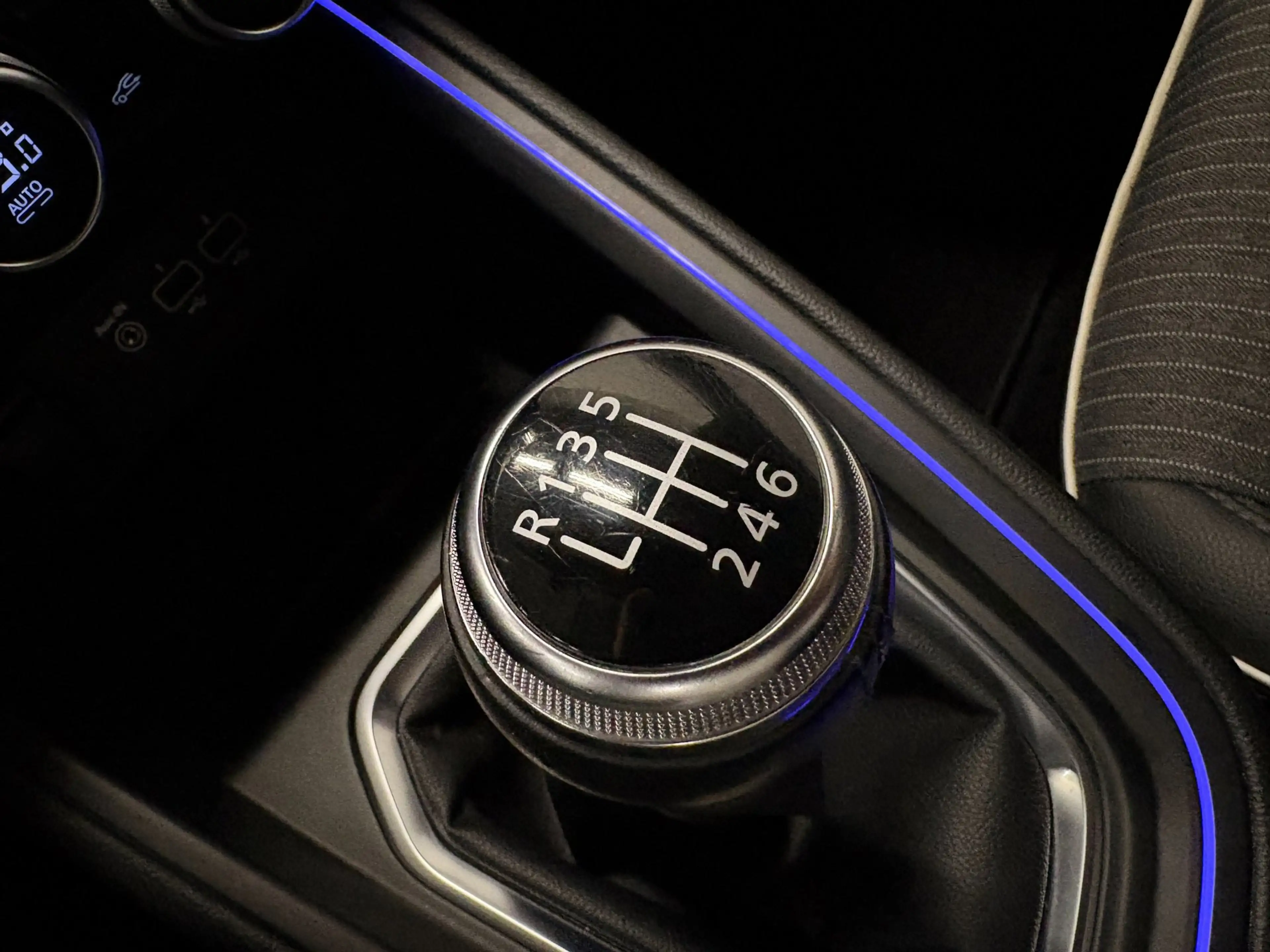 Renault Clio 1.0 TCe Intens |LED | 17" | Camera | PDC — photo 20