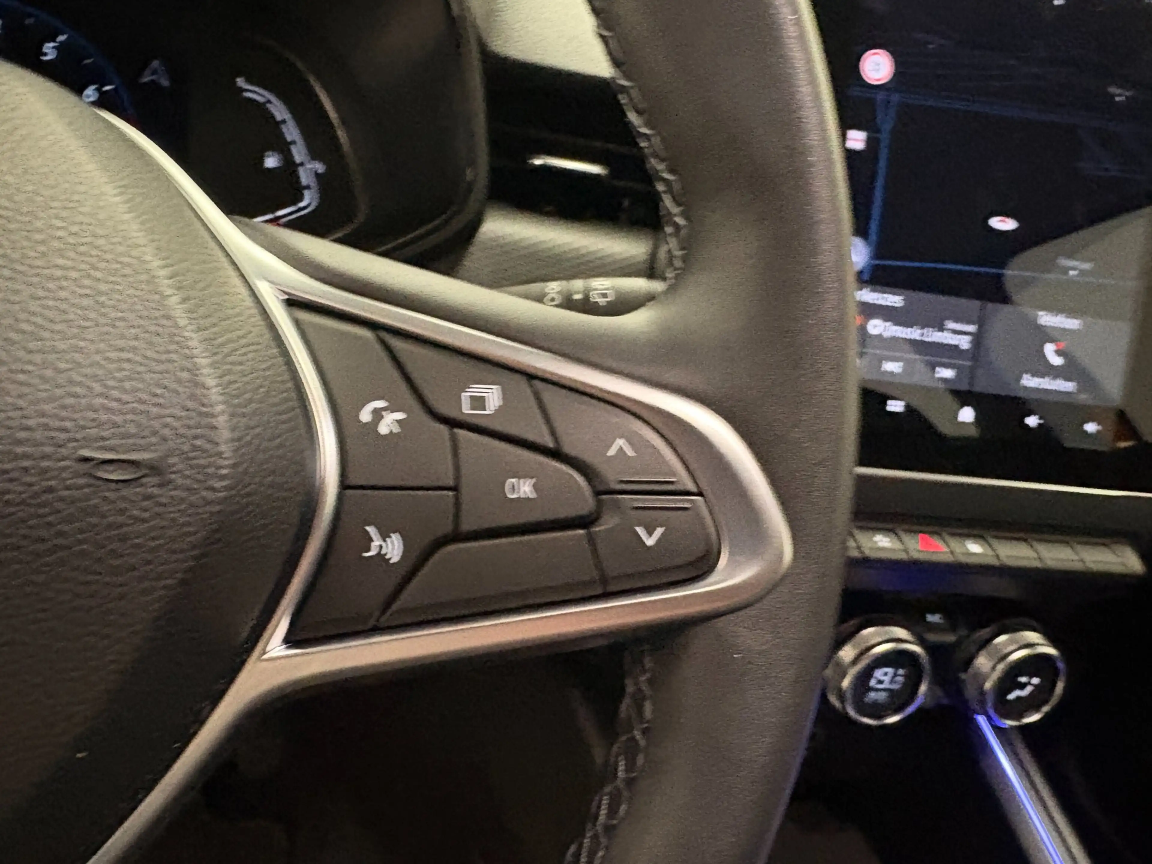 Renault Clio 1.0 TCe Intens |LED | 17" | Camera | PDC — photo 18