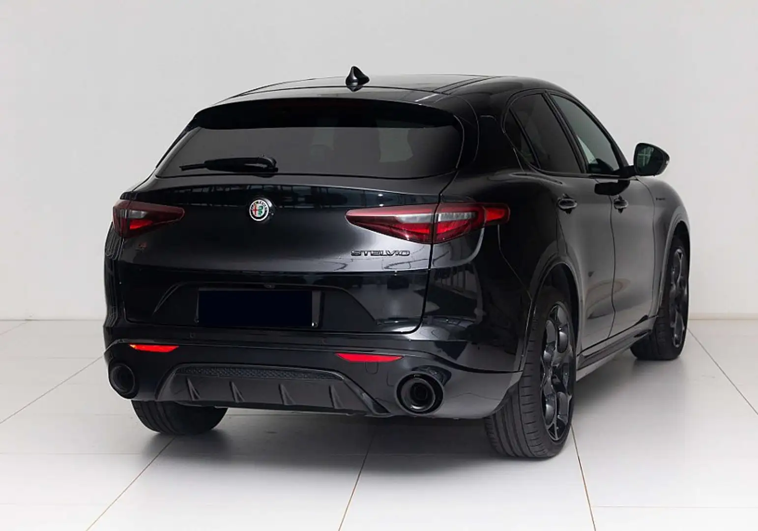 Alfa Romeo Stelvio Stelvio Estrema 2,0 16V 280 AT8 Q4 Estrema Schwarz - 2