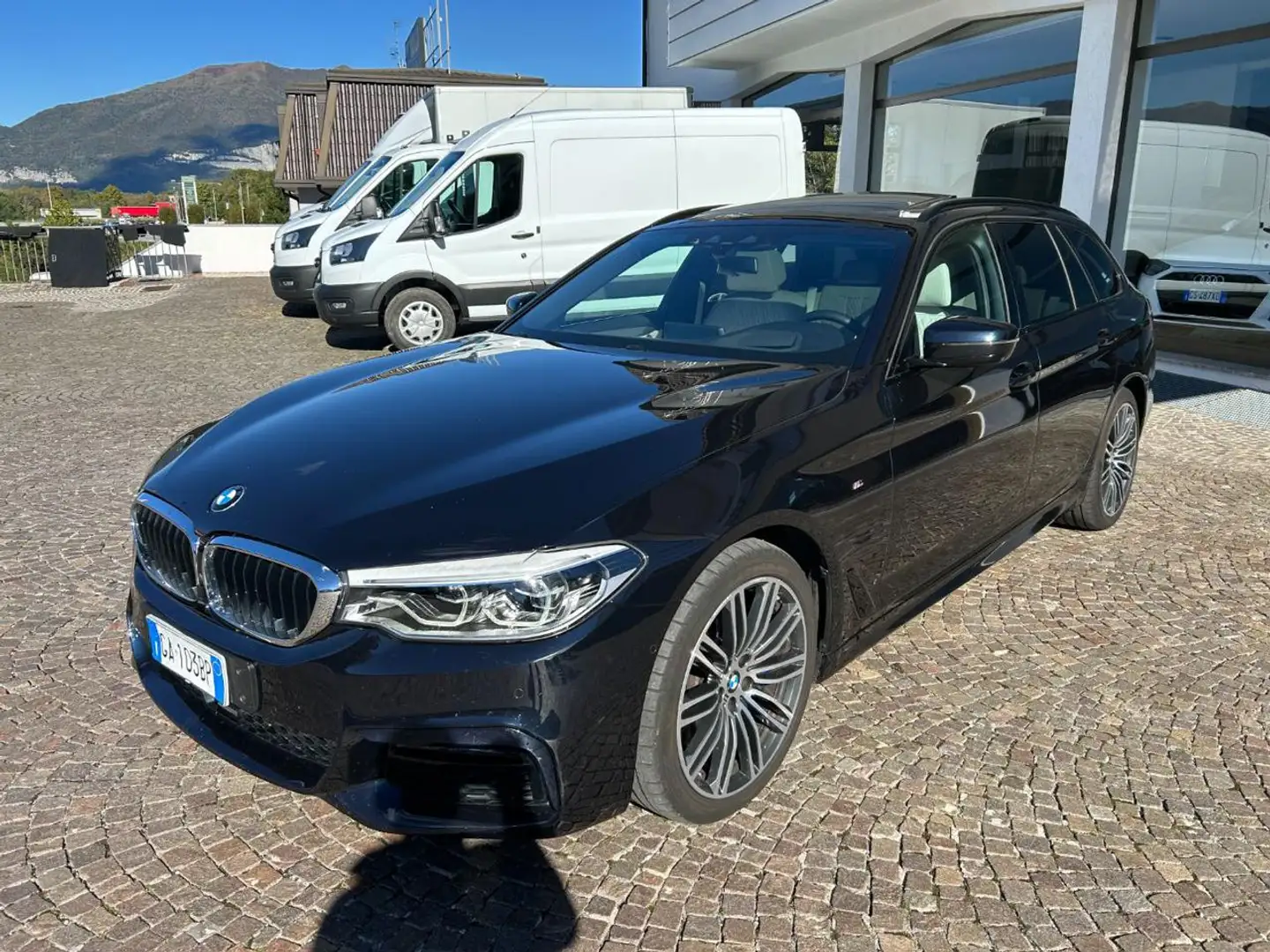BMW 530 d 249CV Xdrive Touring Msport Bleu - 2