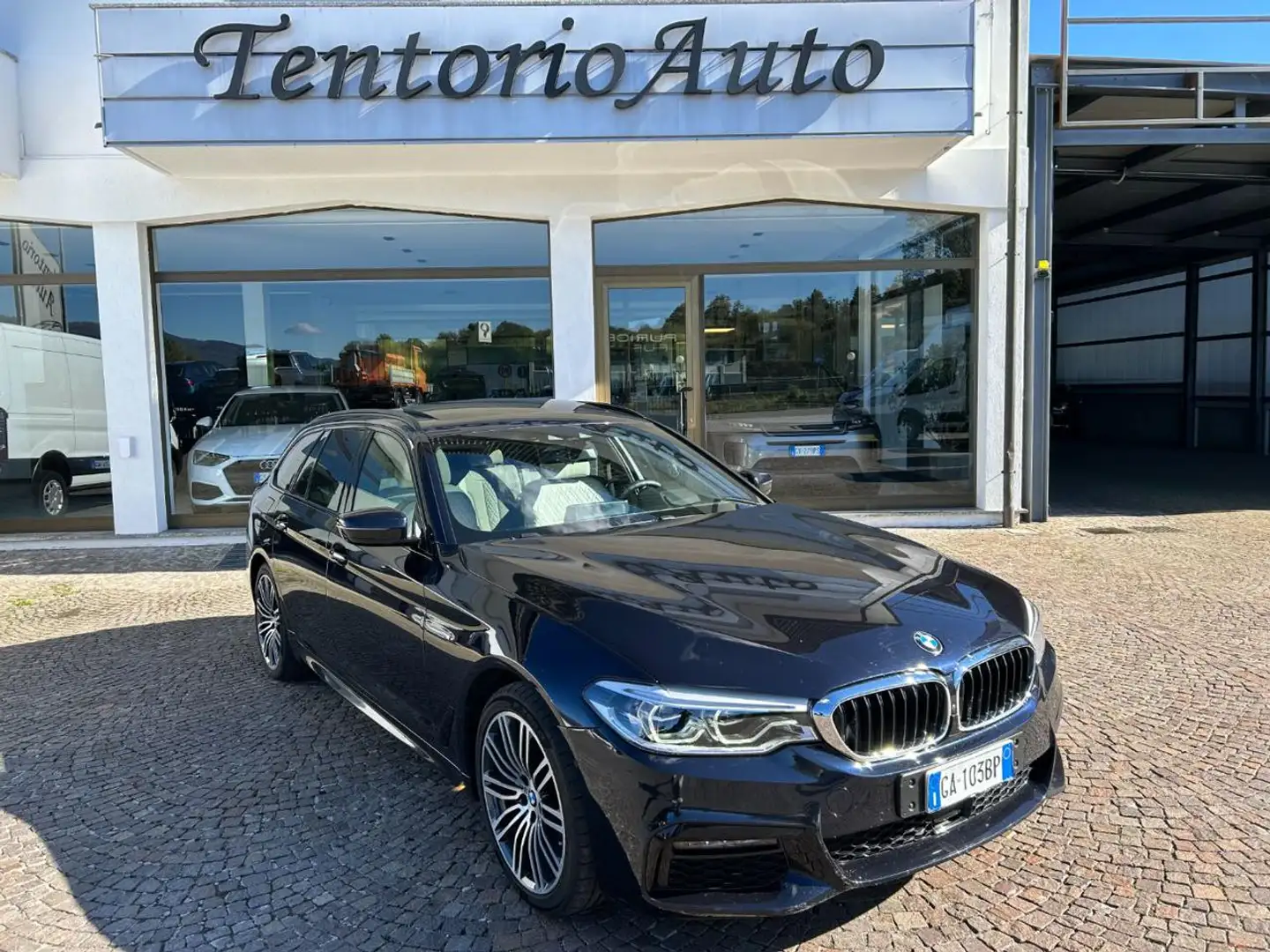 BMW 530 d 249CV Xdrive Touring Msport Bleu - 1