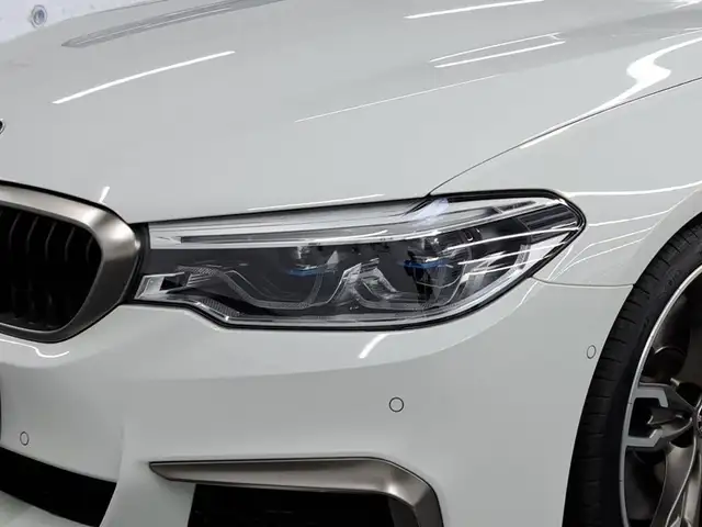 BMW M5 view 5