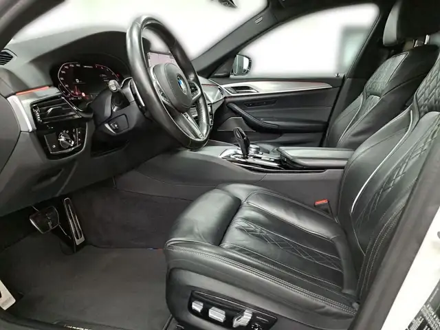BMW M5 view 9
