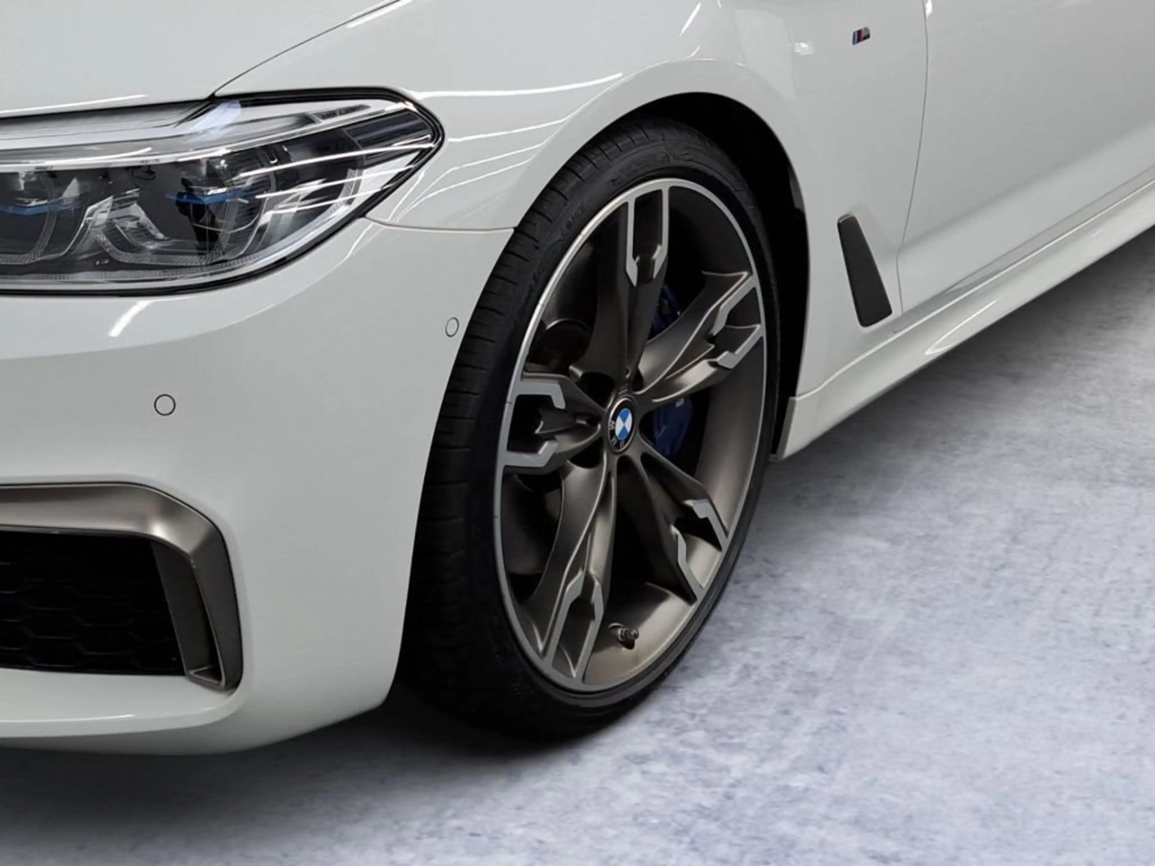 BMW M5 50i xDrive Aut. NAVI RFK STHZG HUD LASER — photo 6