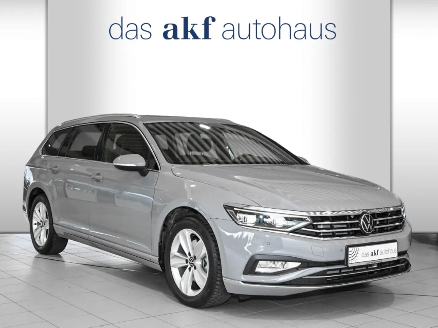 Volkswagen Passat Variant 2.0 TDI DSG DSG Elegance-Navi*AHK*Kamera*Panorama* Grau - 2
