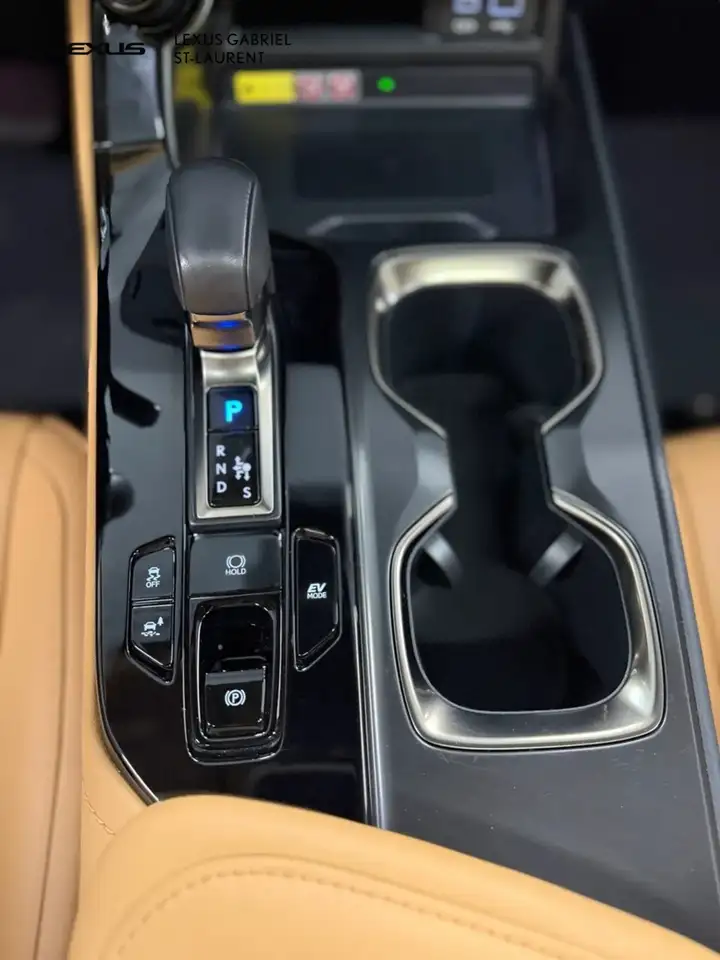 Lexus NX снимка Lexus NX