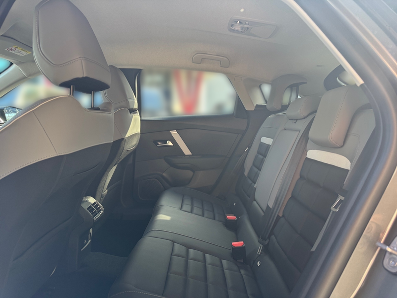 Citroen C4 Hybrid 145 ë-DCS6 Max Navi Kamera Sitzheizung — photo 7
