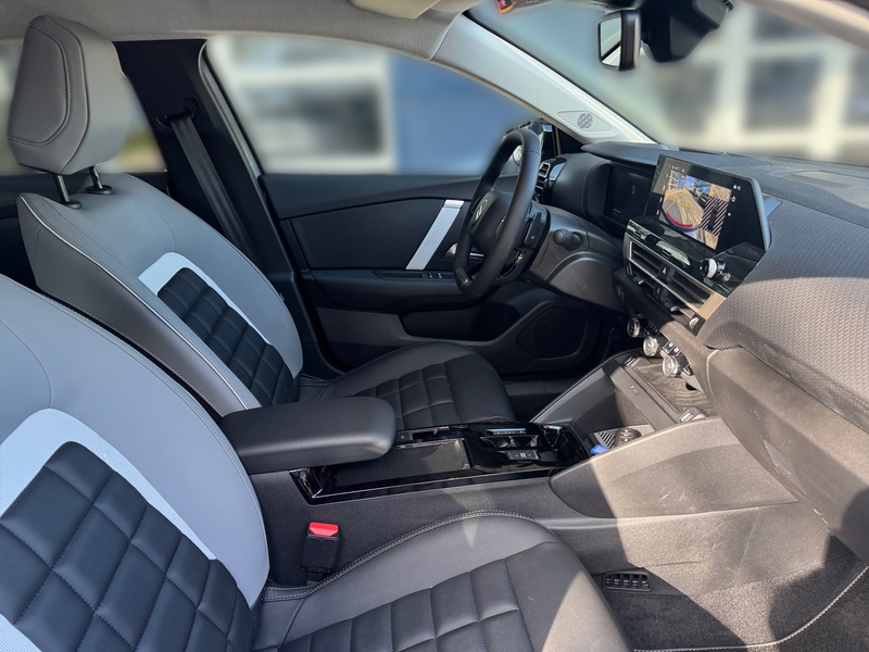 Citroen C4 Hybrid 145 ë-DCS6 Max Navi Kamera Sitzheizung — photo 13