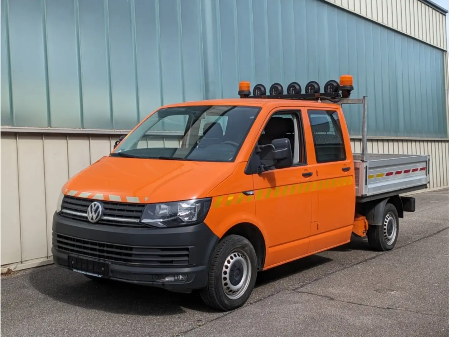 Volkswagen T6 Transporter Pritsche DoKa LR*AHK StndHzg 6Sit Orange - 2