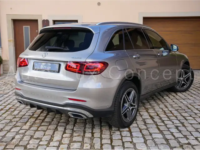Mercedes-Benz GLC view 3