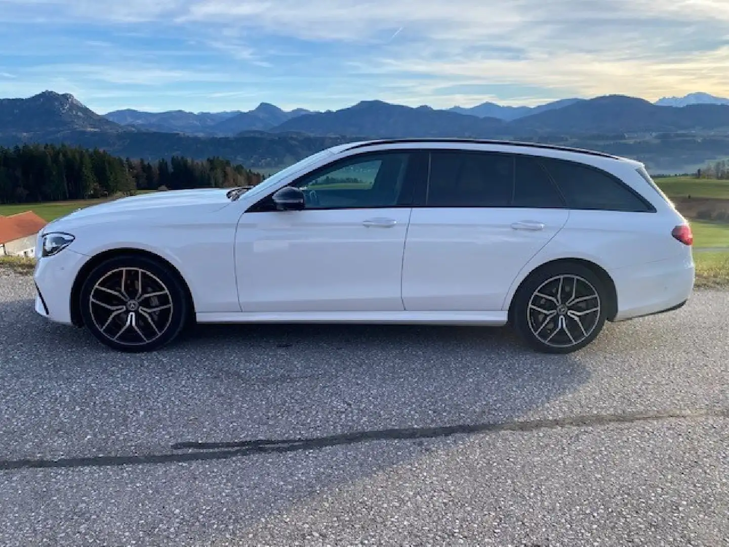 Mercedes-Benz E 300 E 300 de 4Matic AMG Line, Burmester, Night-Paket Weiß - 2