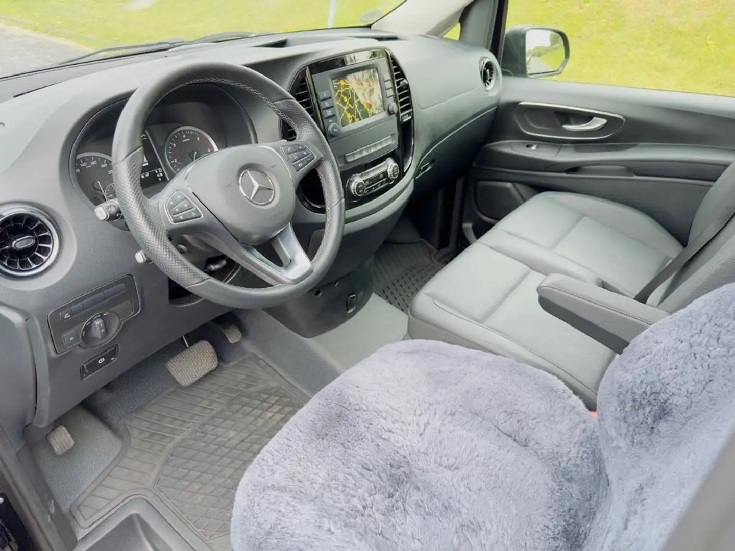 Mercedes-Benz Vito 2.0 116 CDI Tourer Extra-Long Nero - 2