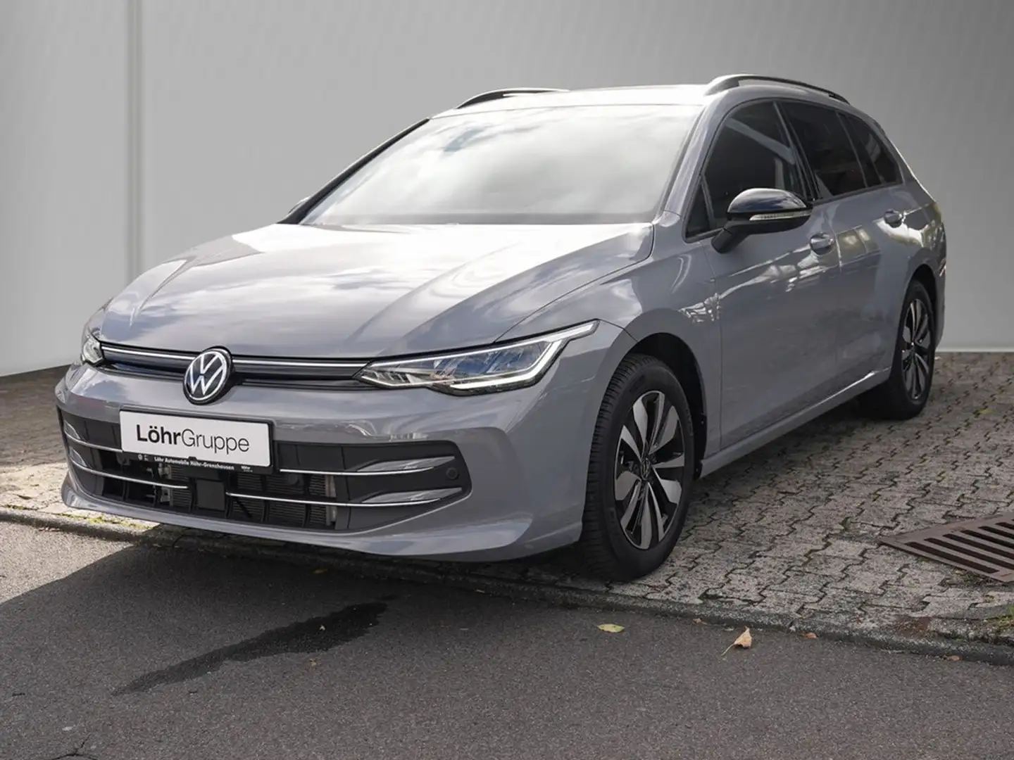 Volkswagen Golf VIII Variant 1,5 TSI Goal,AHK,LED,ACC,ALU Lenkr... Grau - 2