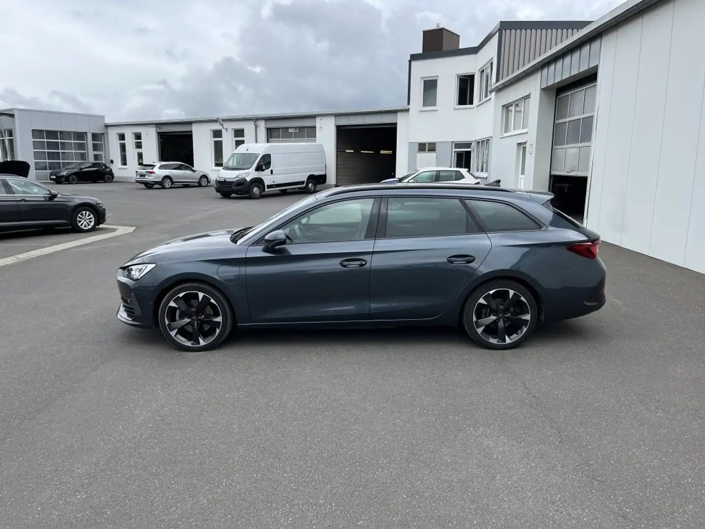 CUPRA Leon SP 1.4 TSI e-Hybrid 160€ m. 20% Anzahlung Navi D Серый - 2
