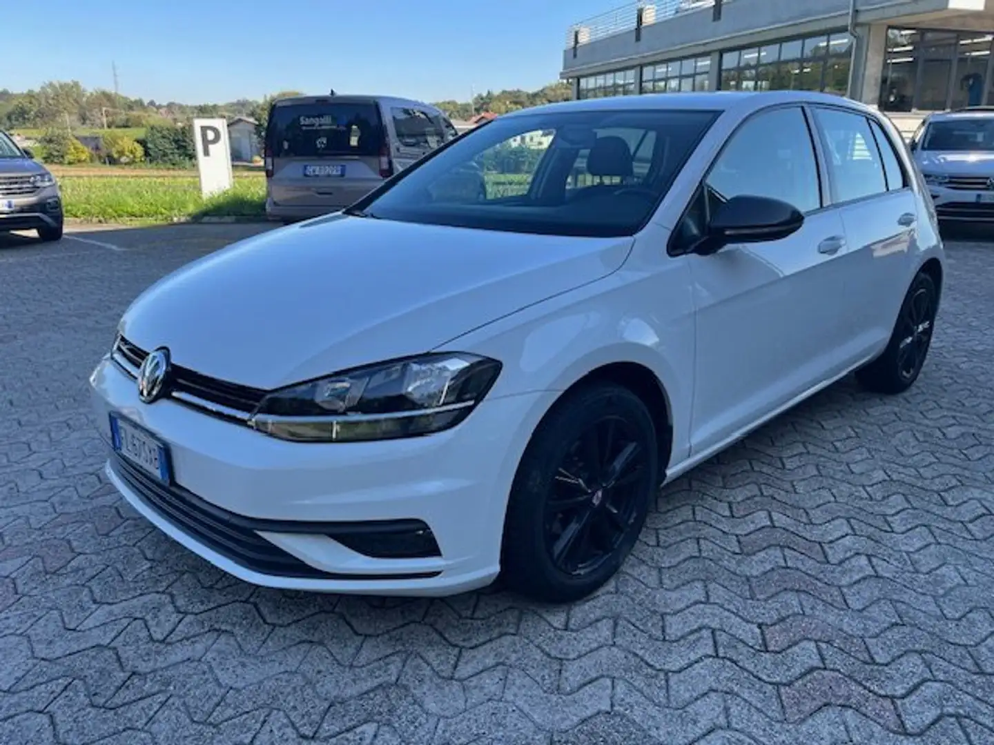 Volkswagen Golf 5p 1.6 TDI Trendline 90cv + Tech&Sound Pack EU6 Bianco - 1