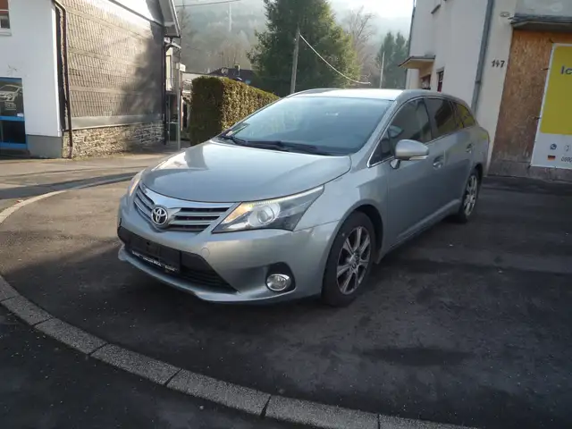 Toyota Avensis Life