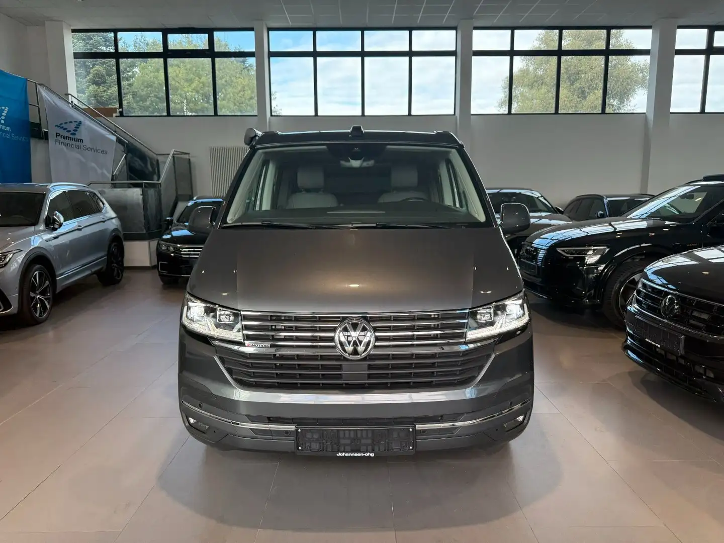Volkswagen T6 California T6.1 California 2.0 TDI DSG 4M AID/DCC/STHZ/AHK Grau - 2