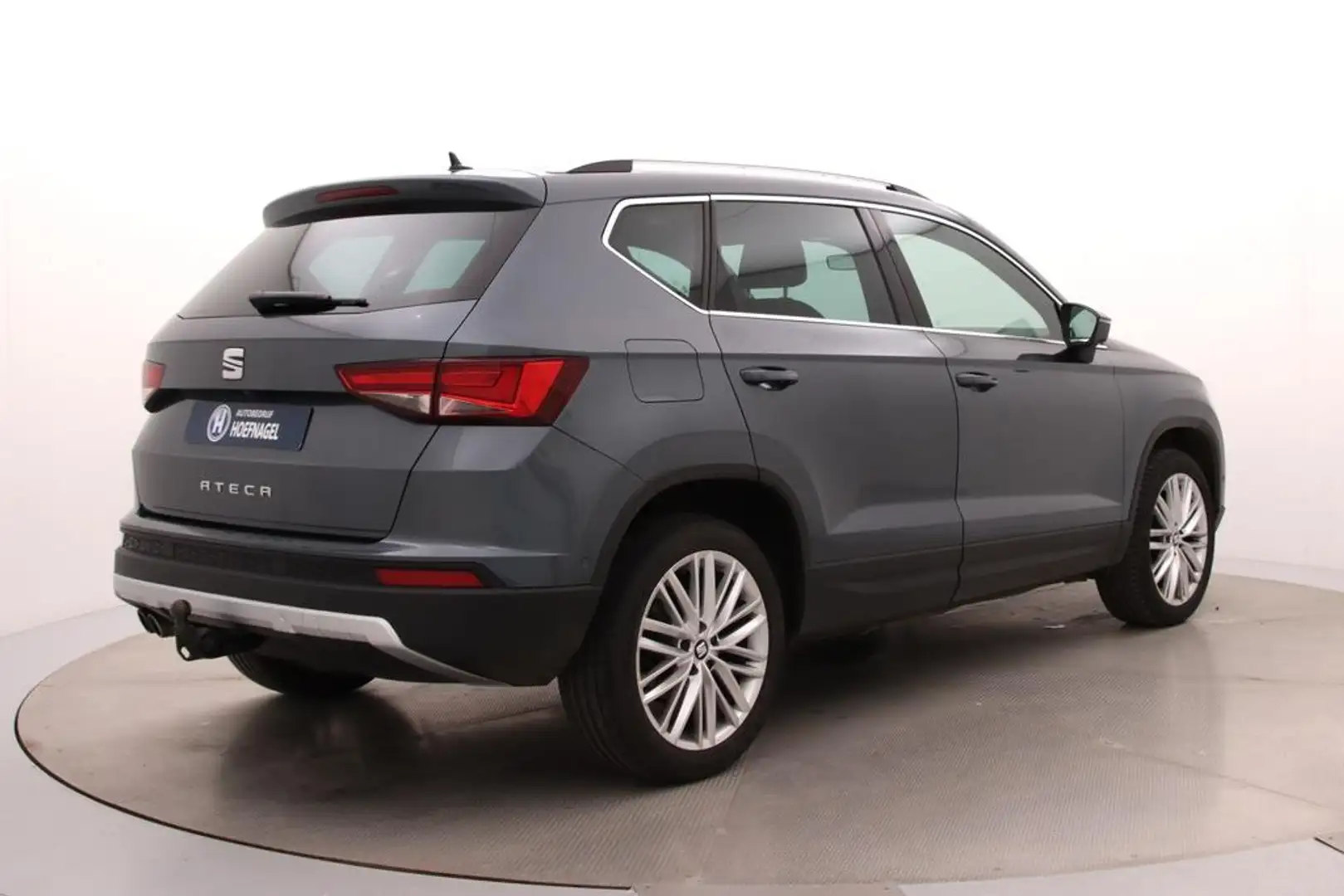 SEAT Ateca 1.4 EcoTSI Xcellence | Automaat | Adaptive cruise Grijs - 2