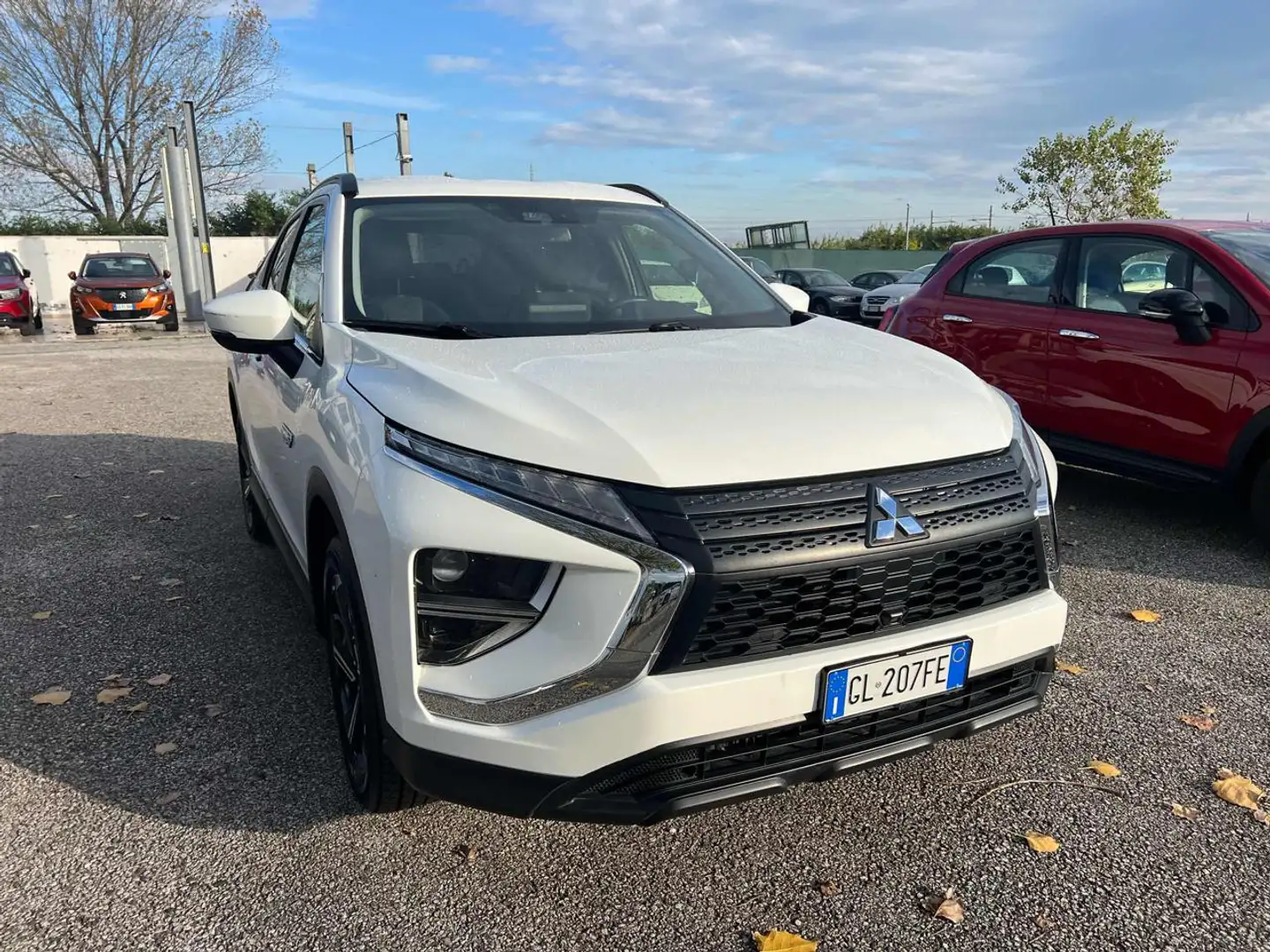 Mitsubishi Eclipse Cross 2.4 MIVEC 4WD PHEV Intense Weiß - 2