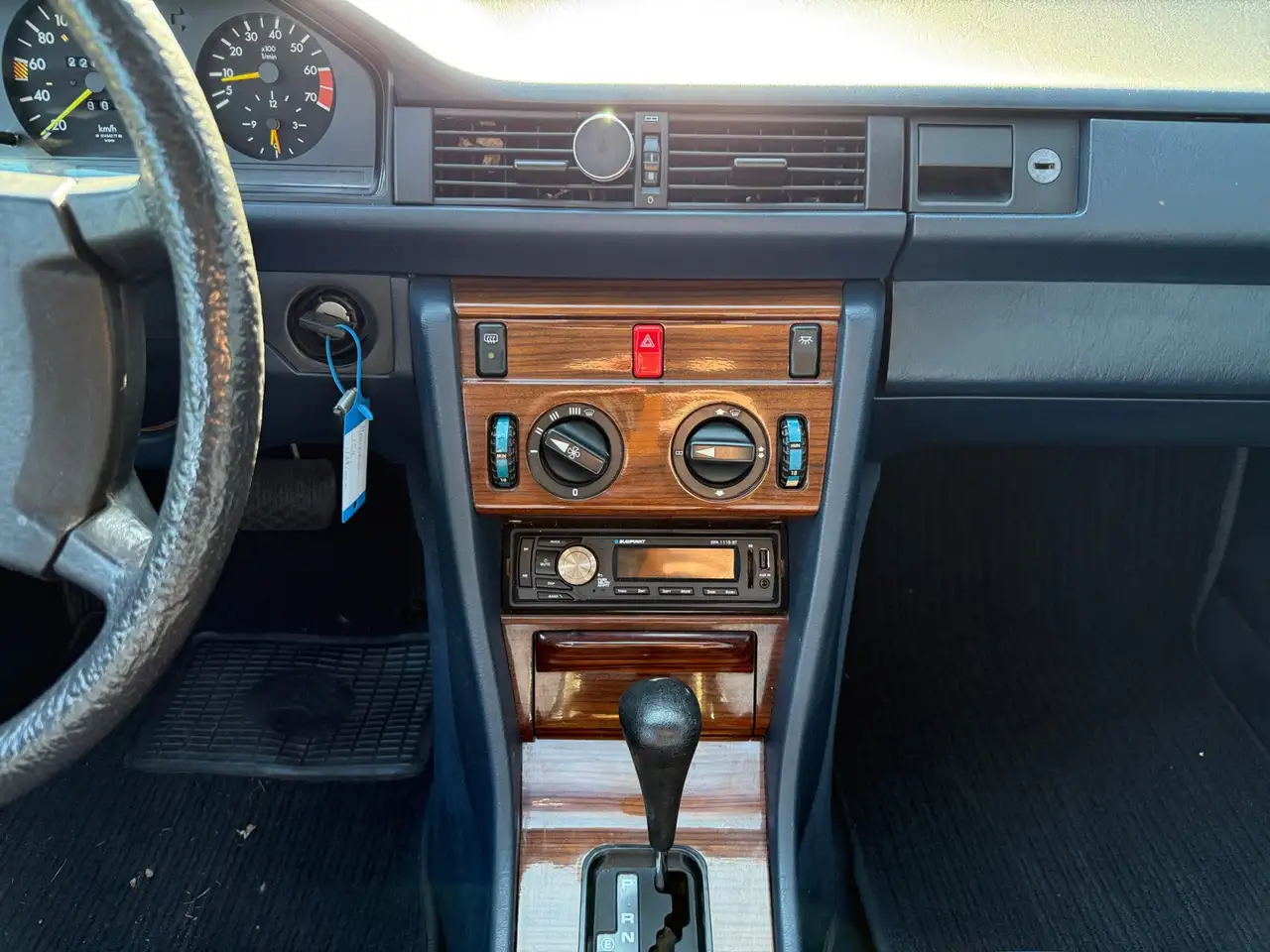 Mercedes-Benz 500 200-500 (W124) 230 E | Automaat | Oldtimer, foto 11