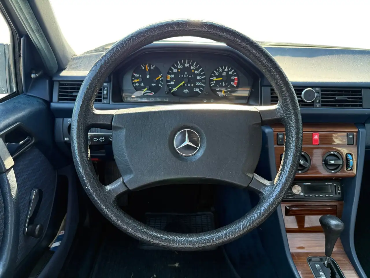 Mercedes-Benz 500 200-500 (W124) 230 E | Automaat | Oldtimer, foto 12