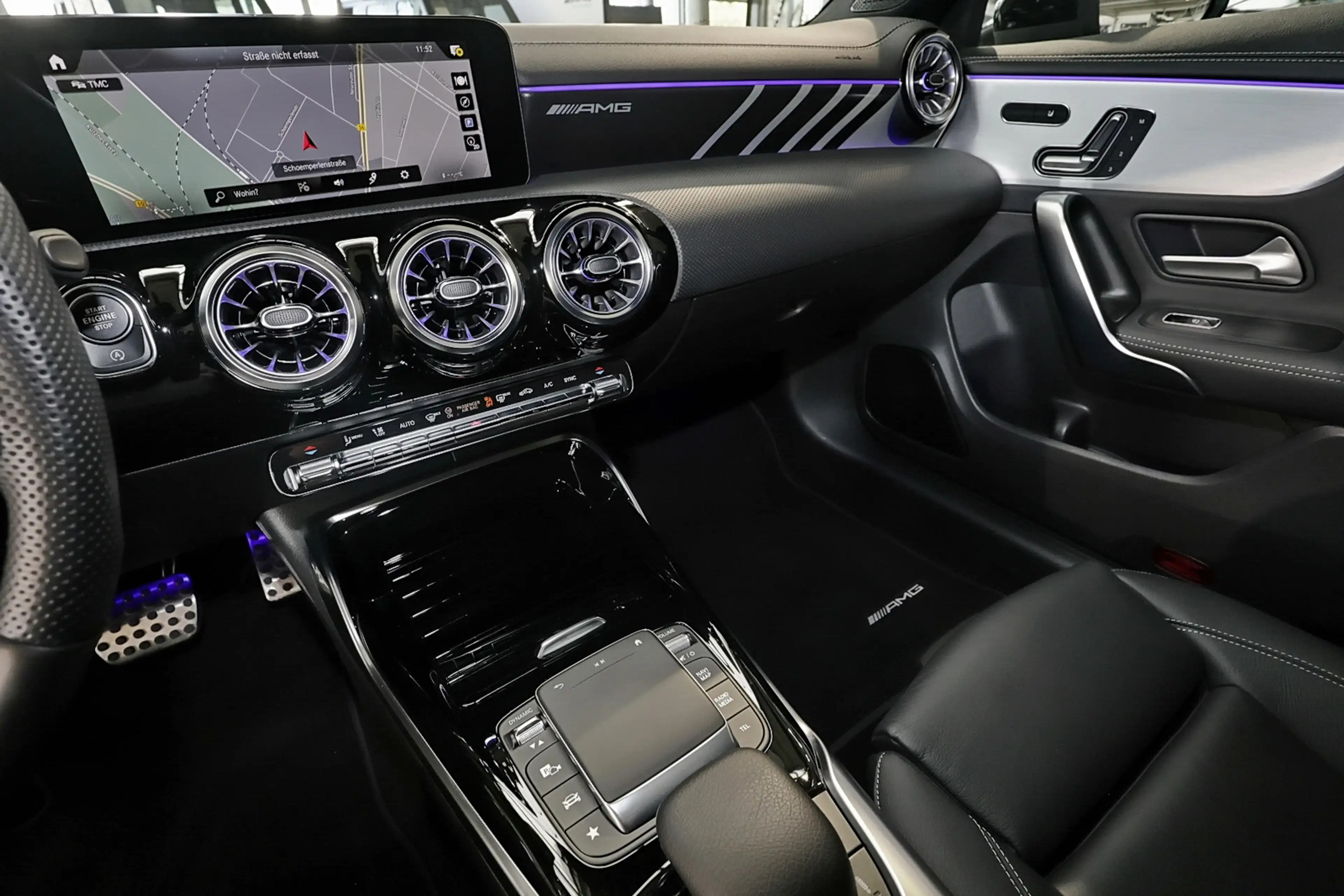 Mercedes-Benz CLA 35 AMG 4M Coupé AMG DISTRO+TOTWINKEL+LED+19" — photo 11