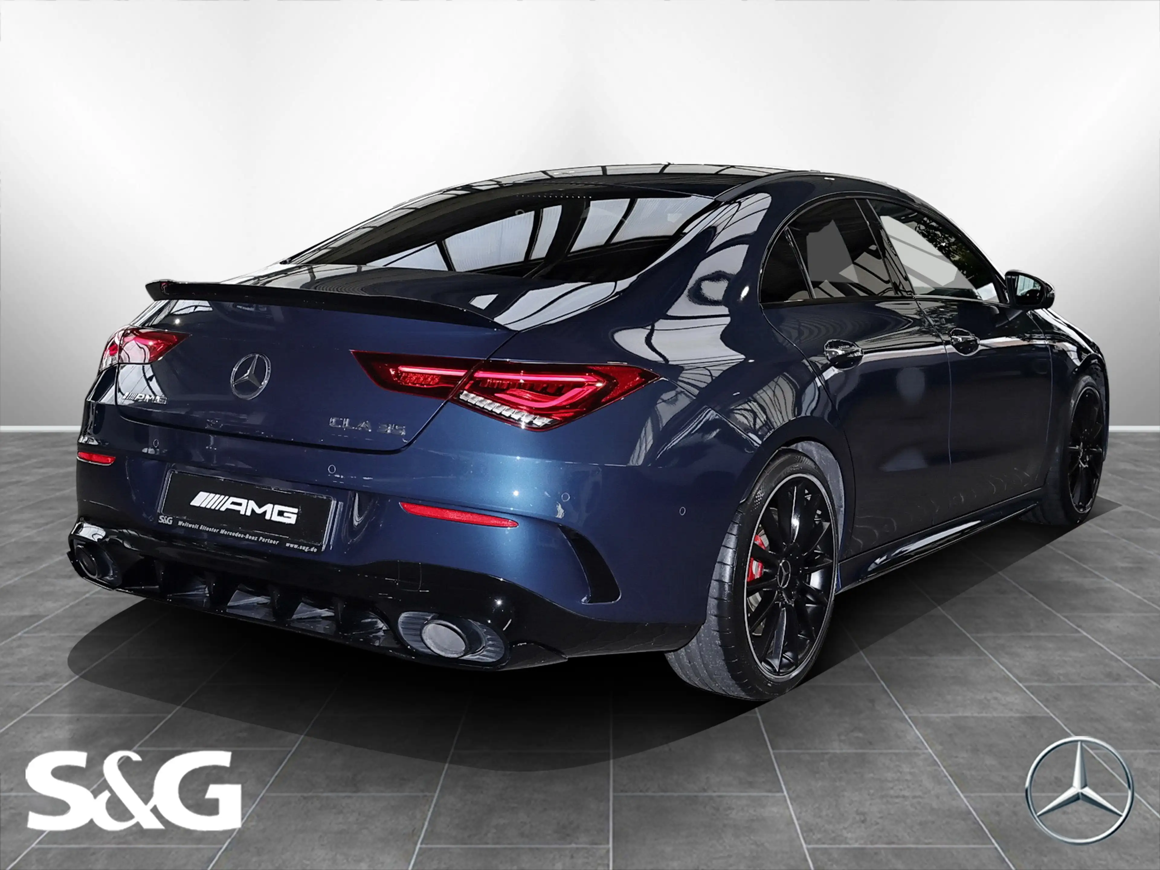 Mercedes-Benz CLA 35 AMG 4M Coupé AMG DISTRO+TOTWINKEL+LED+19" — photo 3