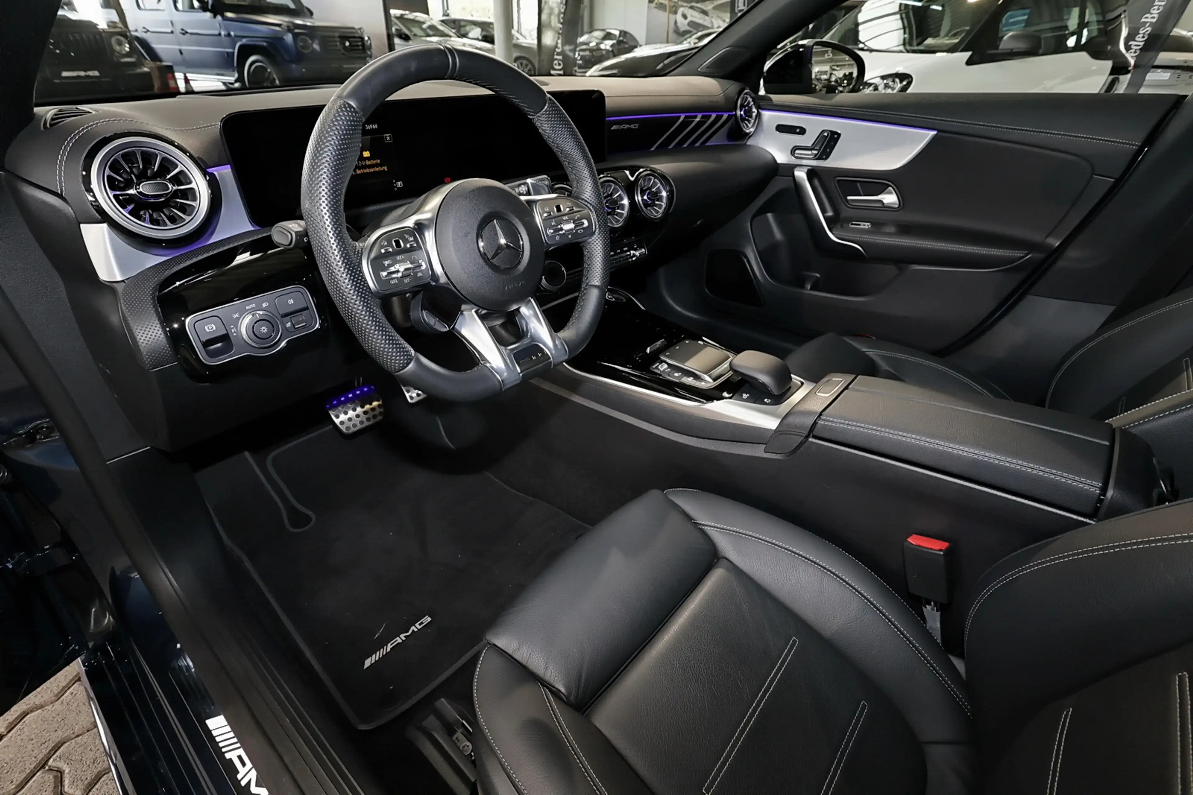 Mercedes-Benz CLA 35 AMG 4M Coupé AMG DISTRO+TOTWINKEL+LED+19" — photo 10