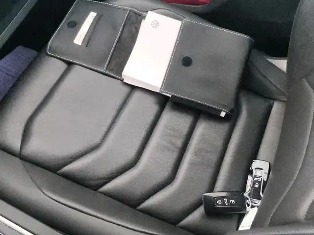 Volkswagen Touareg view 9