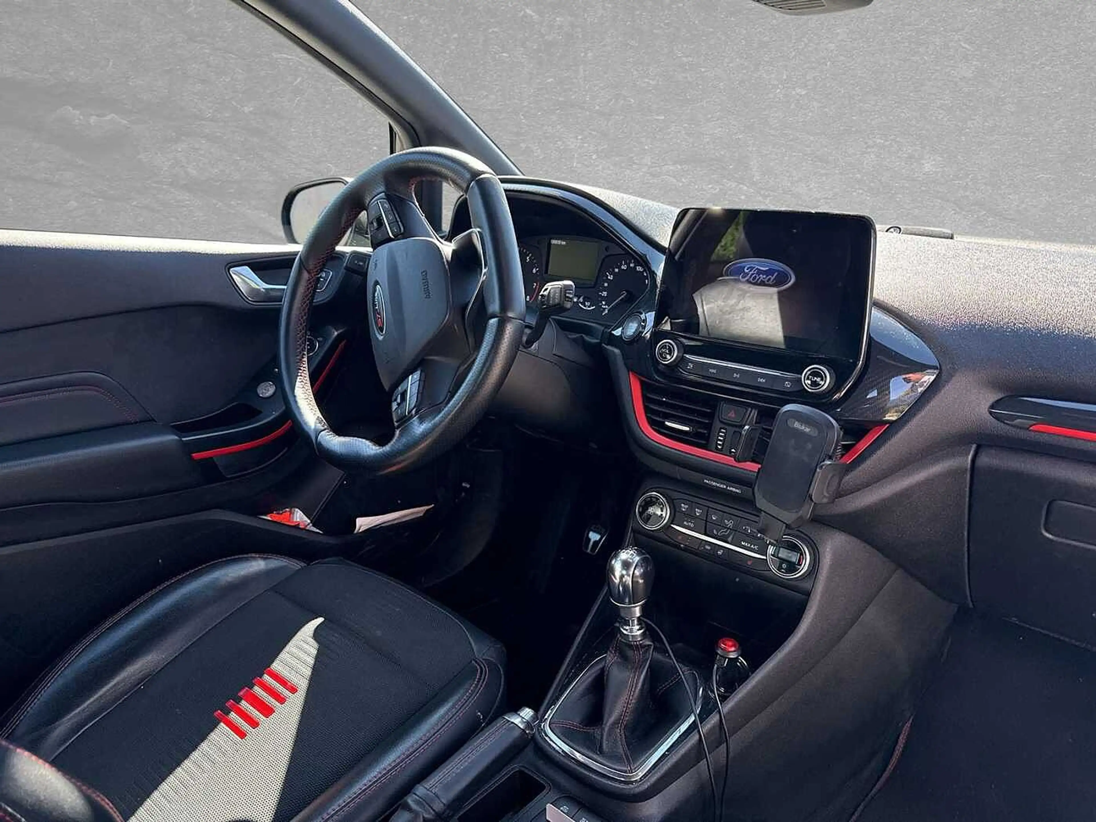 Ford Fiesta 1.0 EcoBoost ST-LINE — photo 4