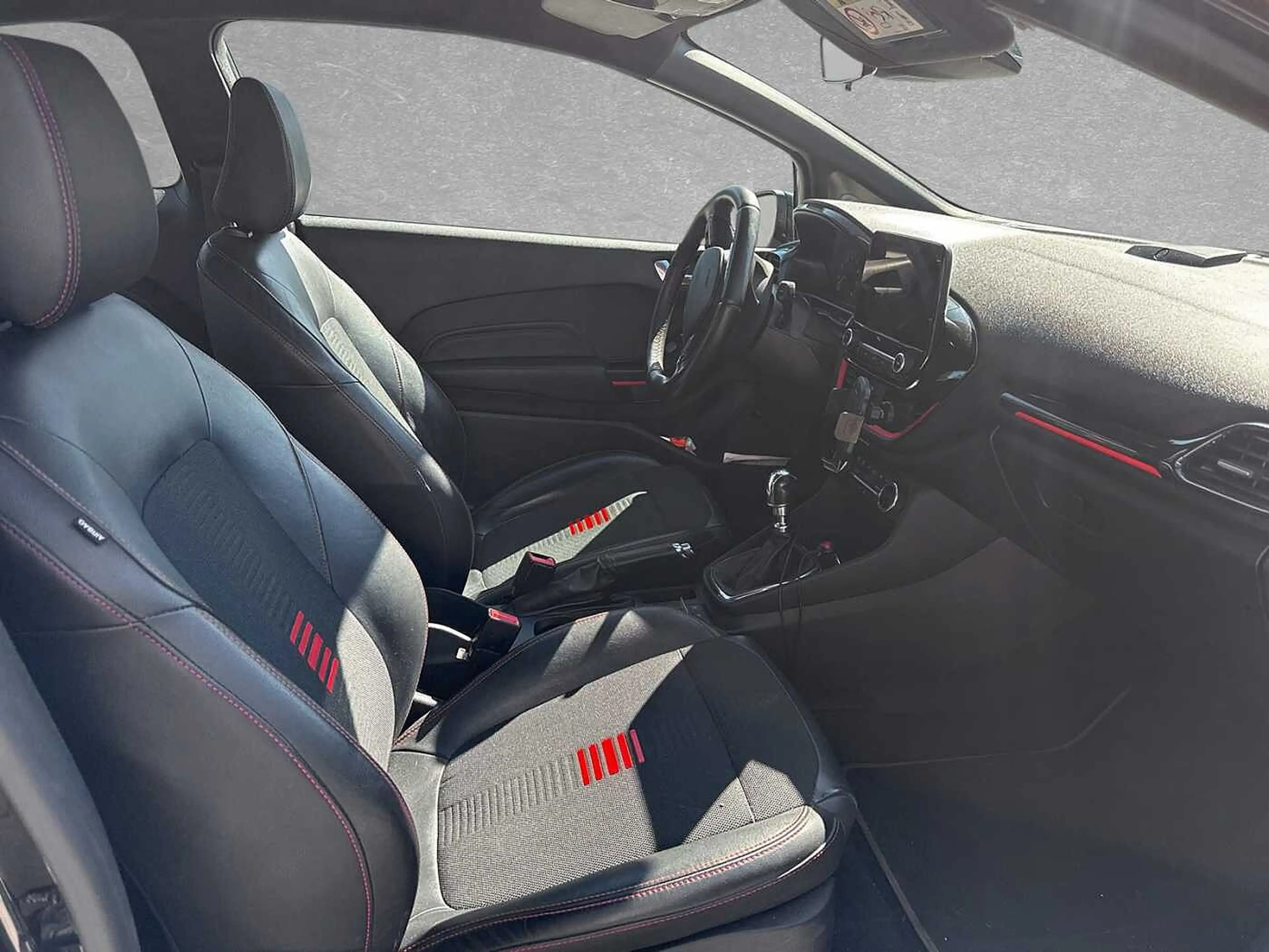 Ford Fiesta 1.0 EcoBoost ST-LINE — photo 3