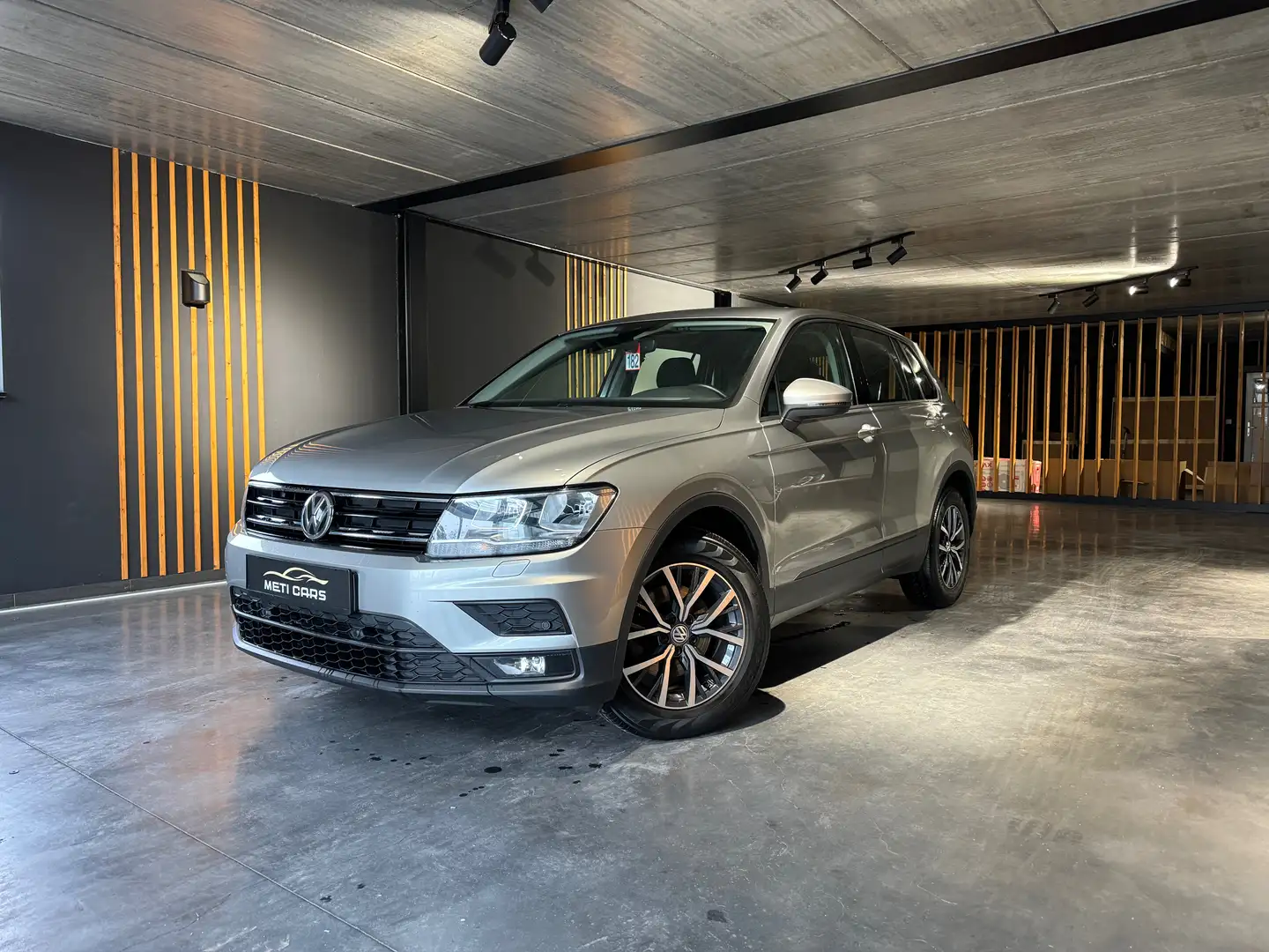 Volkswagen Tiguan 1.5 TSI DSG | Eerste Eigenaar | Stoelverwarming | Gris - 2
