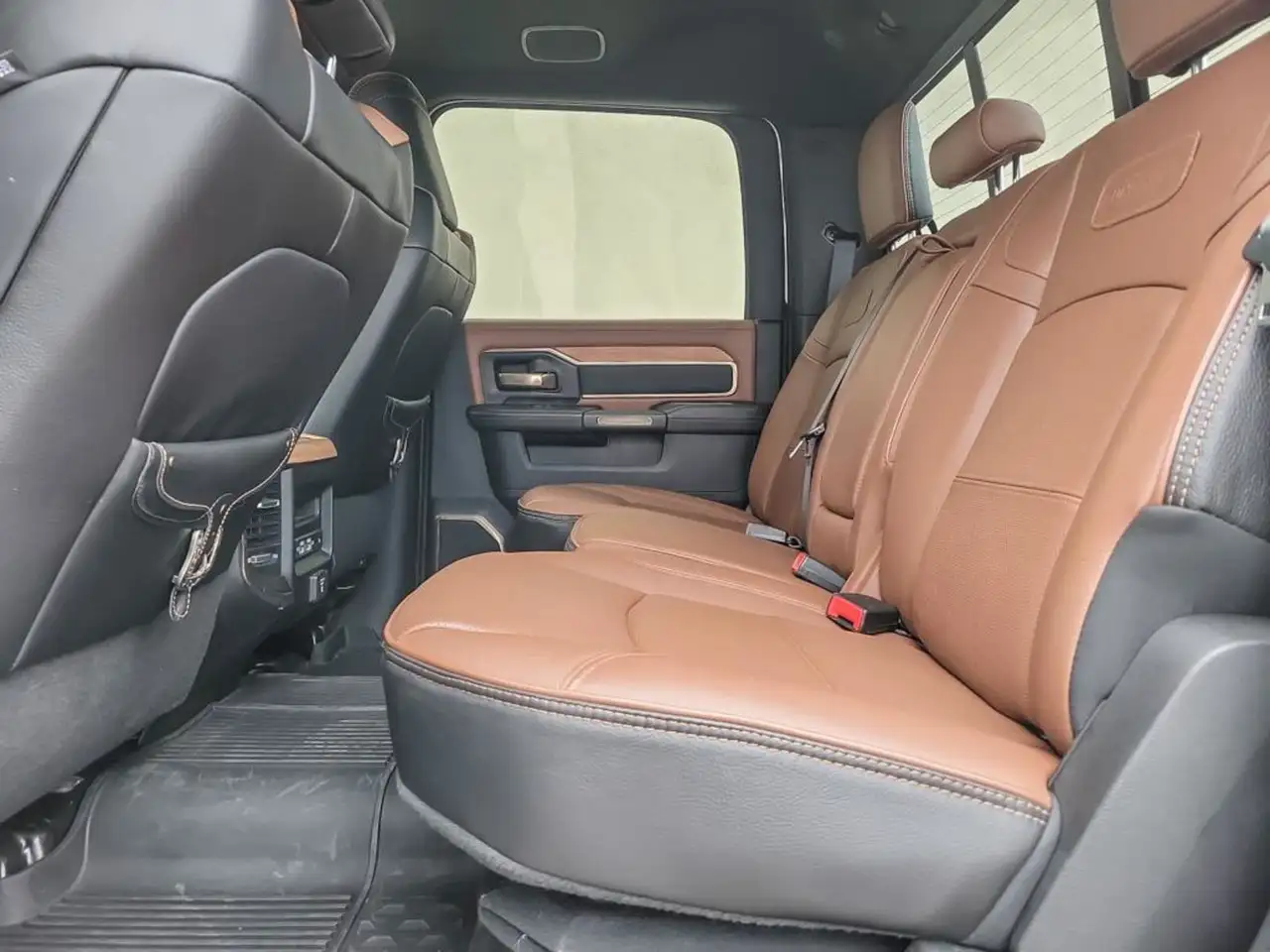 RAM 2500 снимка RAM 2500