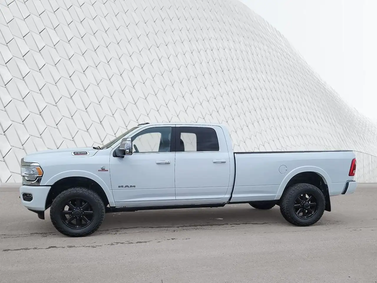 RAM 2500 снимка RAM 2500