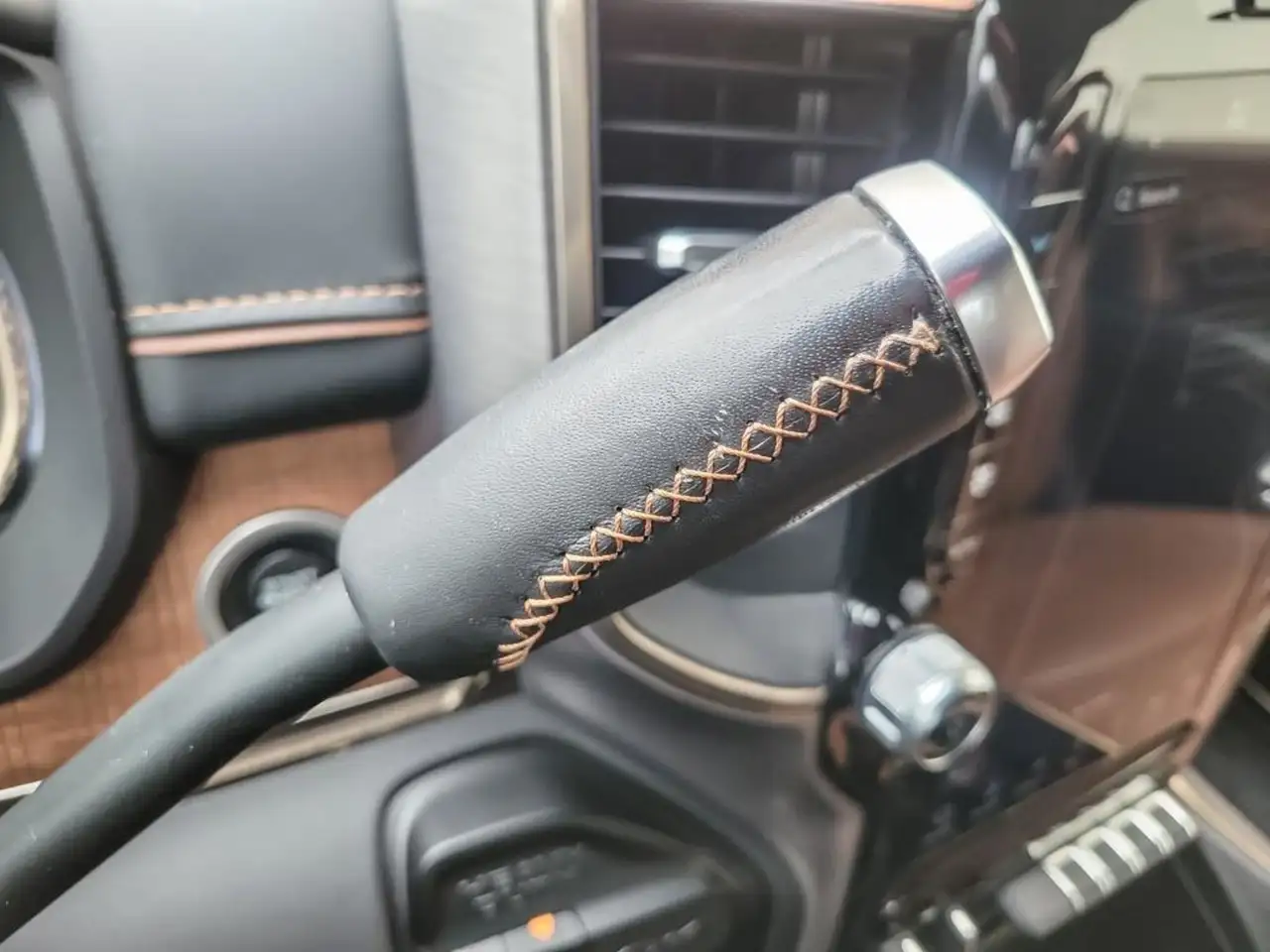 RAM 2500 снимка RAM 2500