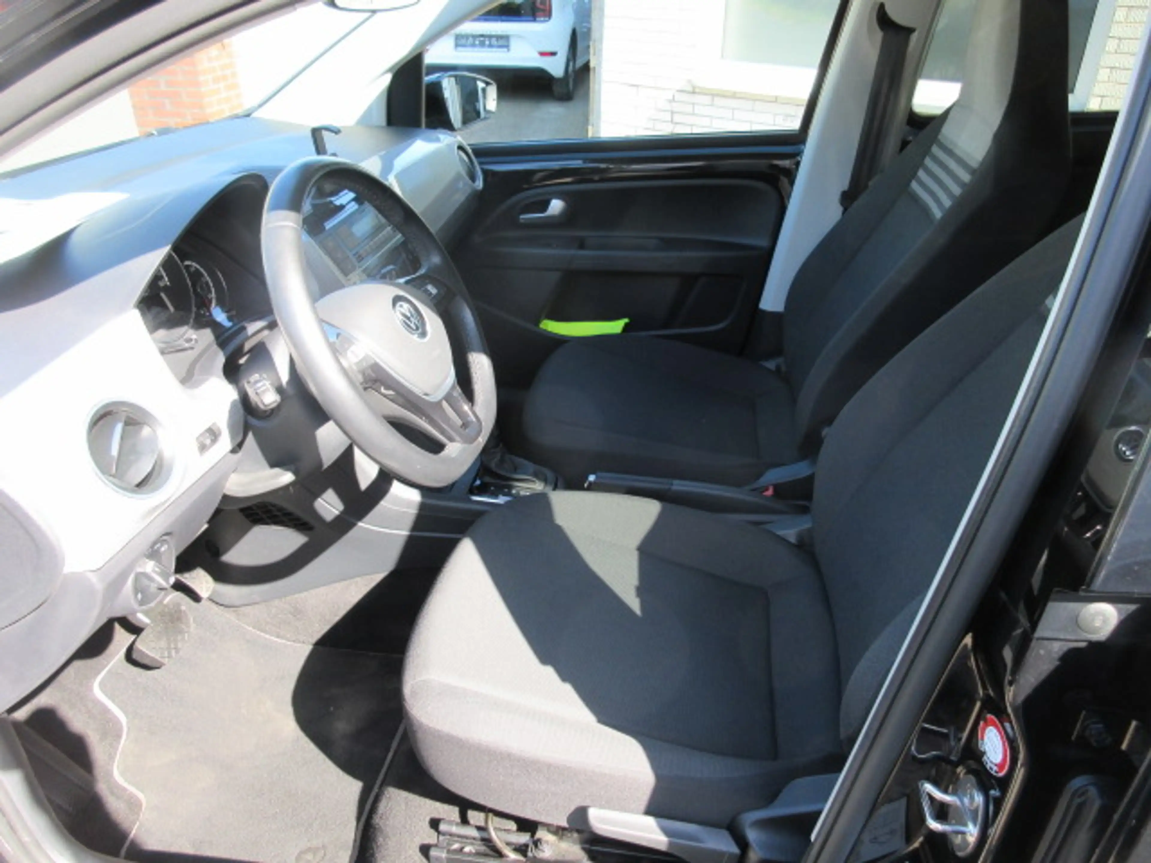 Volkswagen e-up! "Max" Automatik NAVIV. KAMERA ALU GRA APS SITZHEIZUNG CLIMATRONIC — photo 6