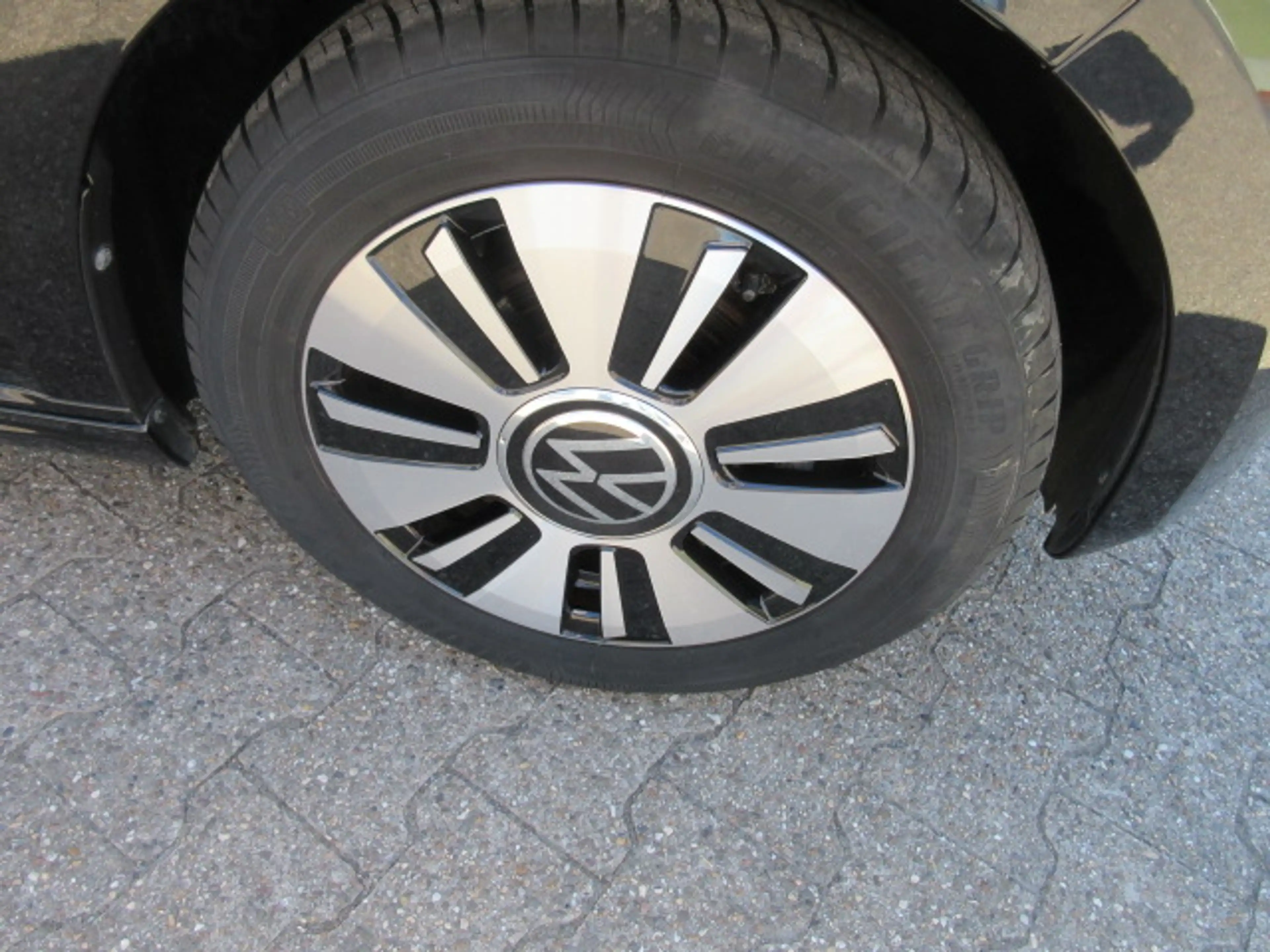 Volkswagen e-up! "Max" Automatik NAVIV. KAMERA ALU GRA APS SITZHEIZUNG CLIMATRONIC — photo 5