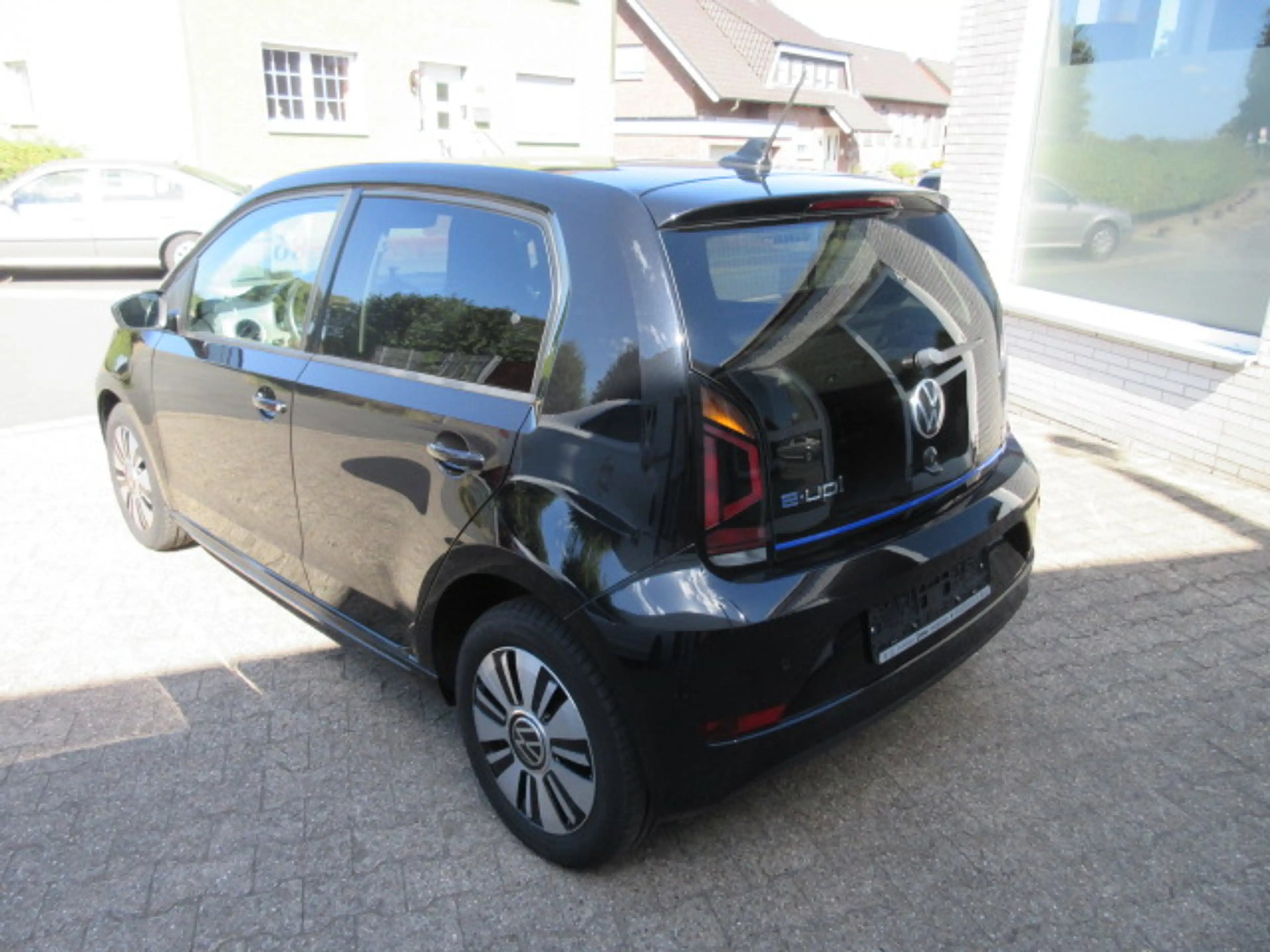 Volkswagen e-up! "Max" Automatik NAVIV. KAMERA ALU GRA APS SITZHEIZUNG CLIMATRONIC — photo 2