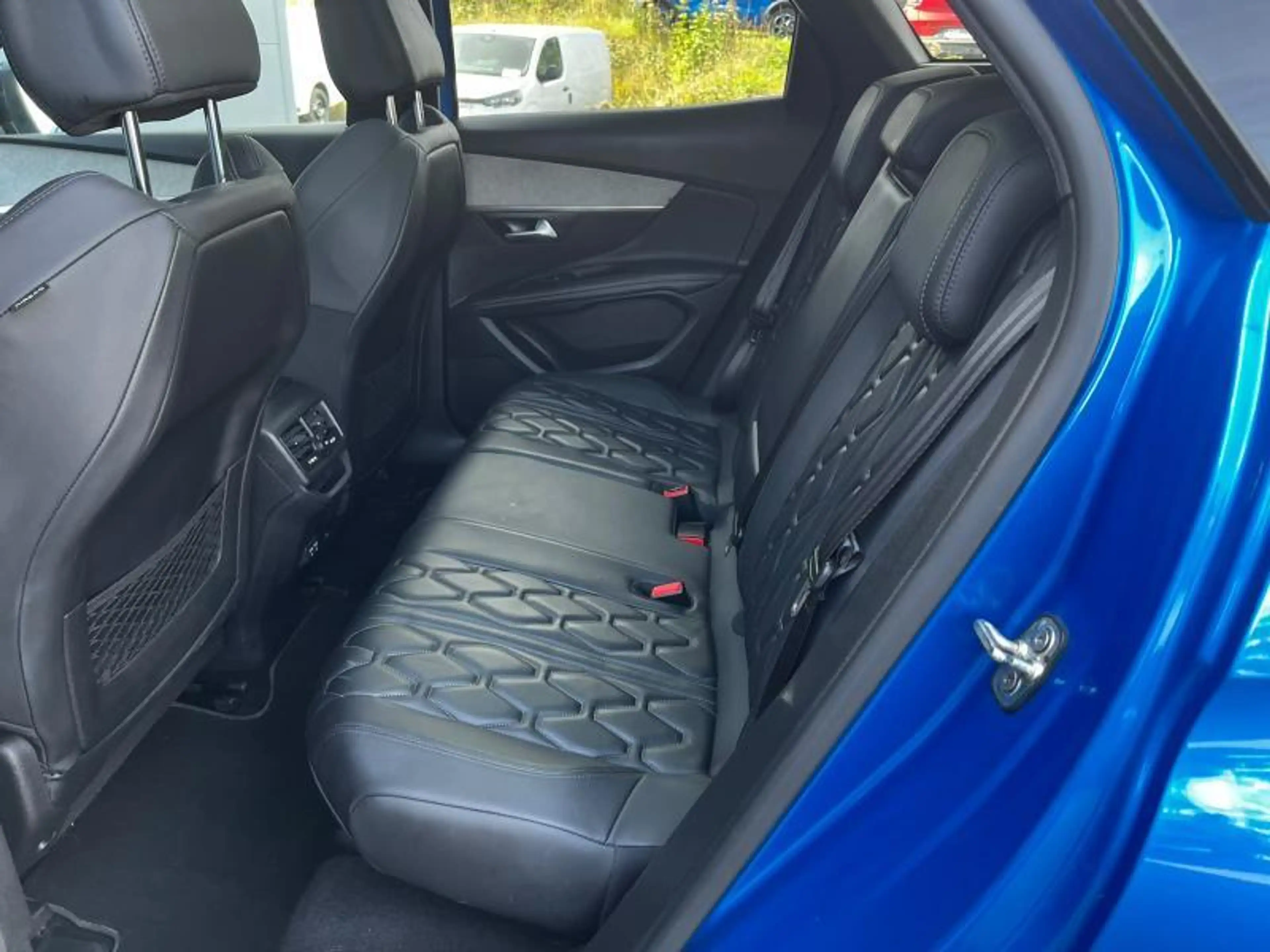 Peugeot 3008 GT / Pack Black / Cuir — photo 2