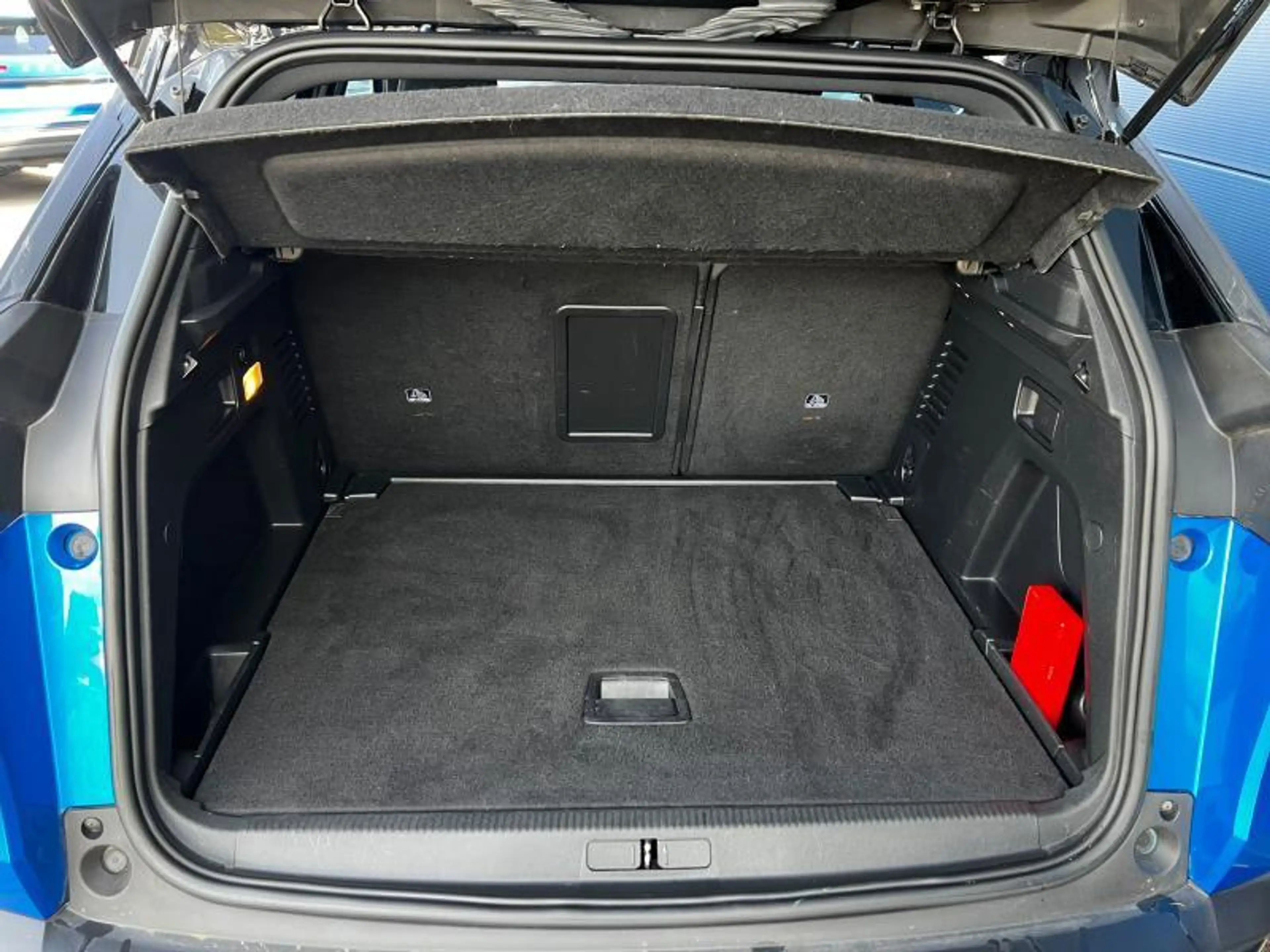 Peugeot 3008 GT / Pack Black / Cuir — photo 3