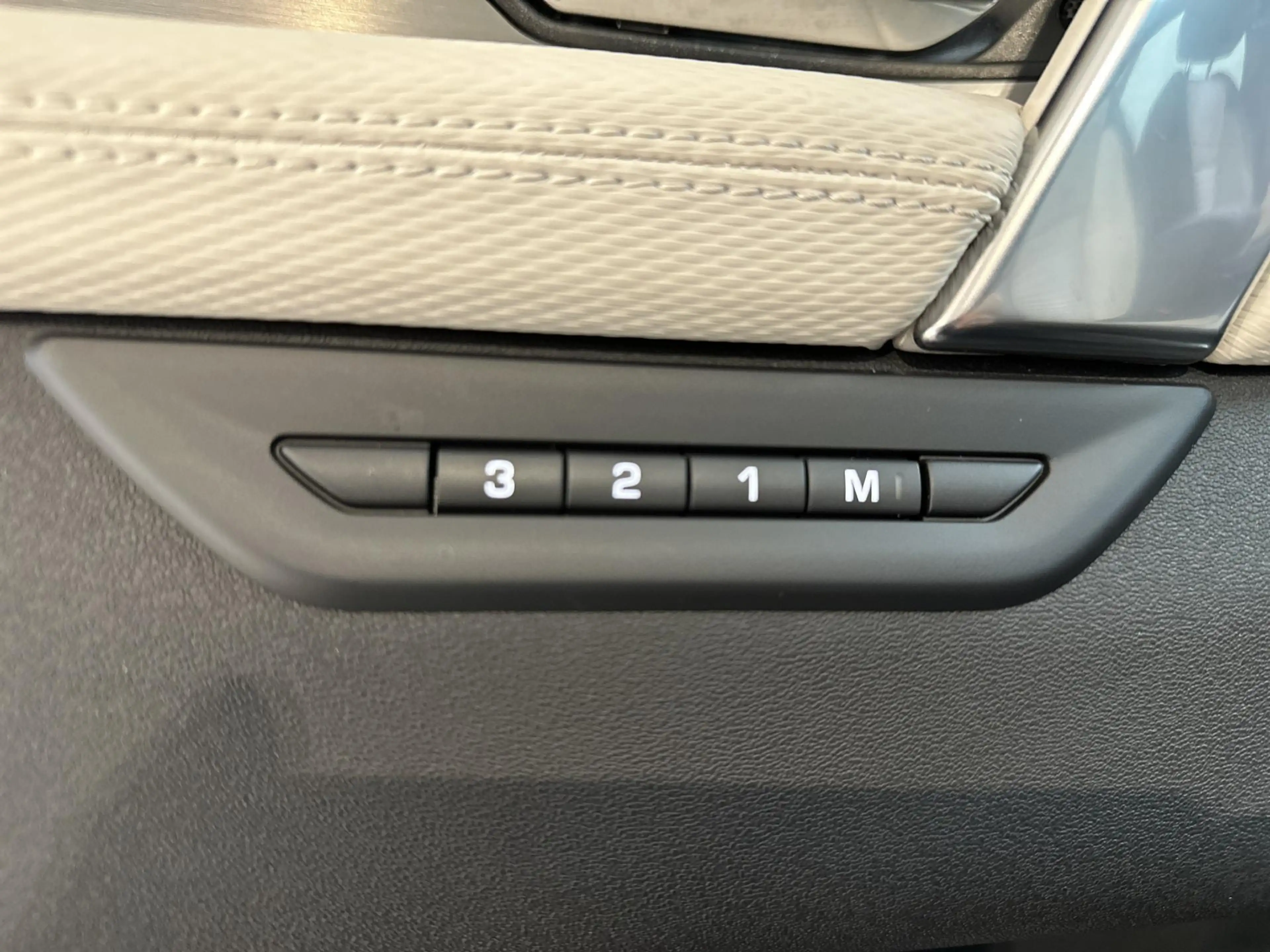 Land Rover Discovery Sport P270e Dynamic SE |Panorama|360°Cam| stoelverw. — photo 12