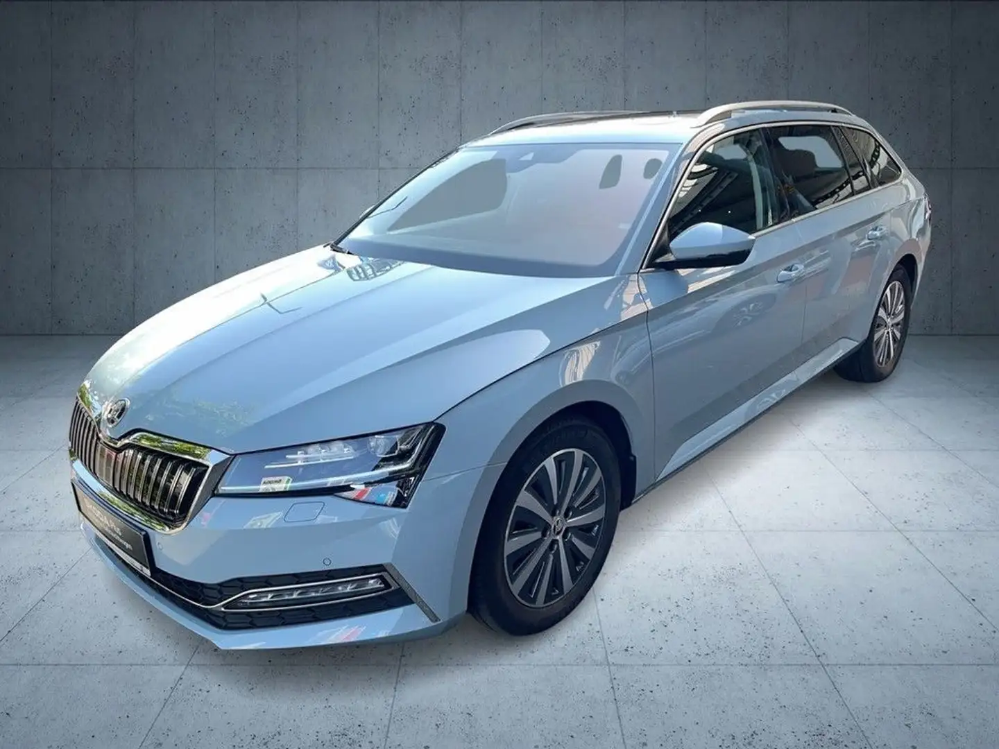 Skoda Superb Combi 1.4 TSI DSG iV Style Navi LED Pano Gris - 2