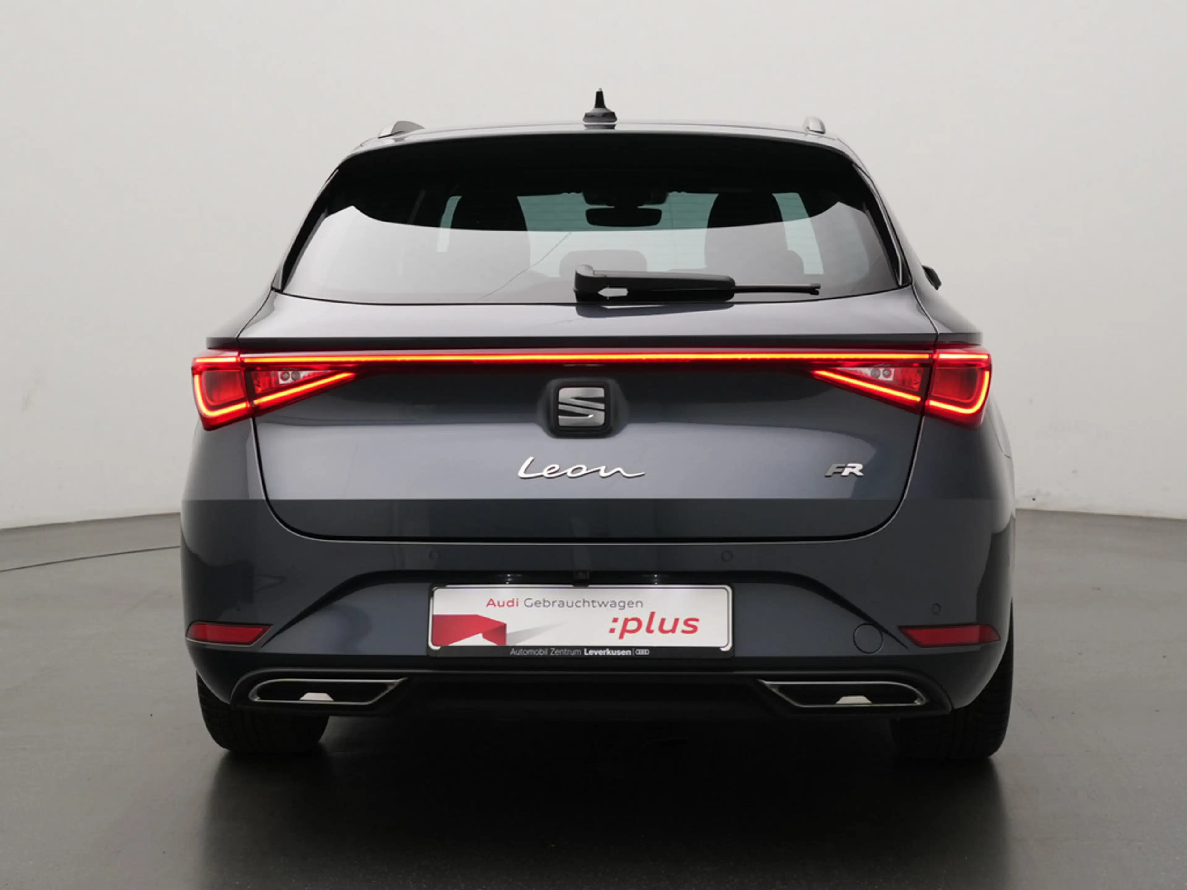 SEAT Leon ST FR DSG LED KAM KEYLESS ACC PDC NAVI — photo 4