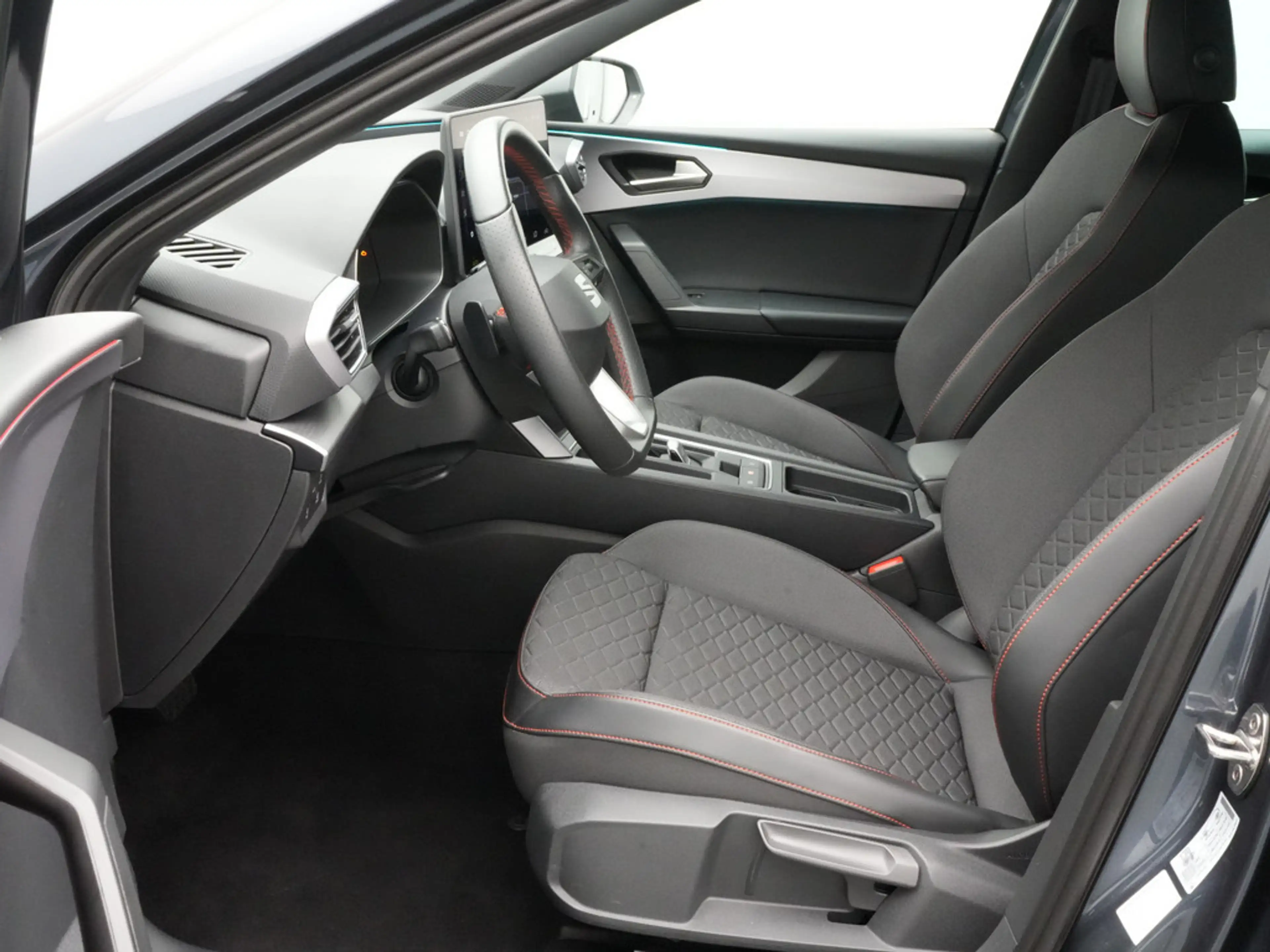 SEAT Leon ST FR DSG LED KAM KEYLESS ACC PDC NAVI — photo 11