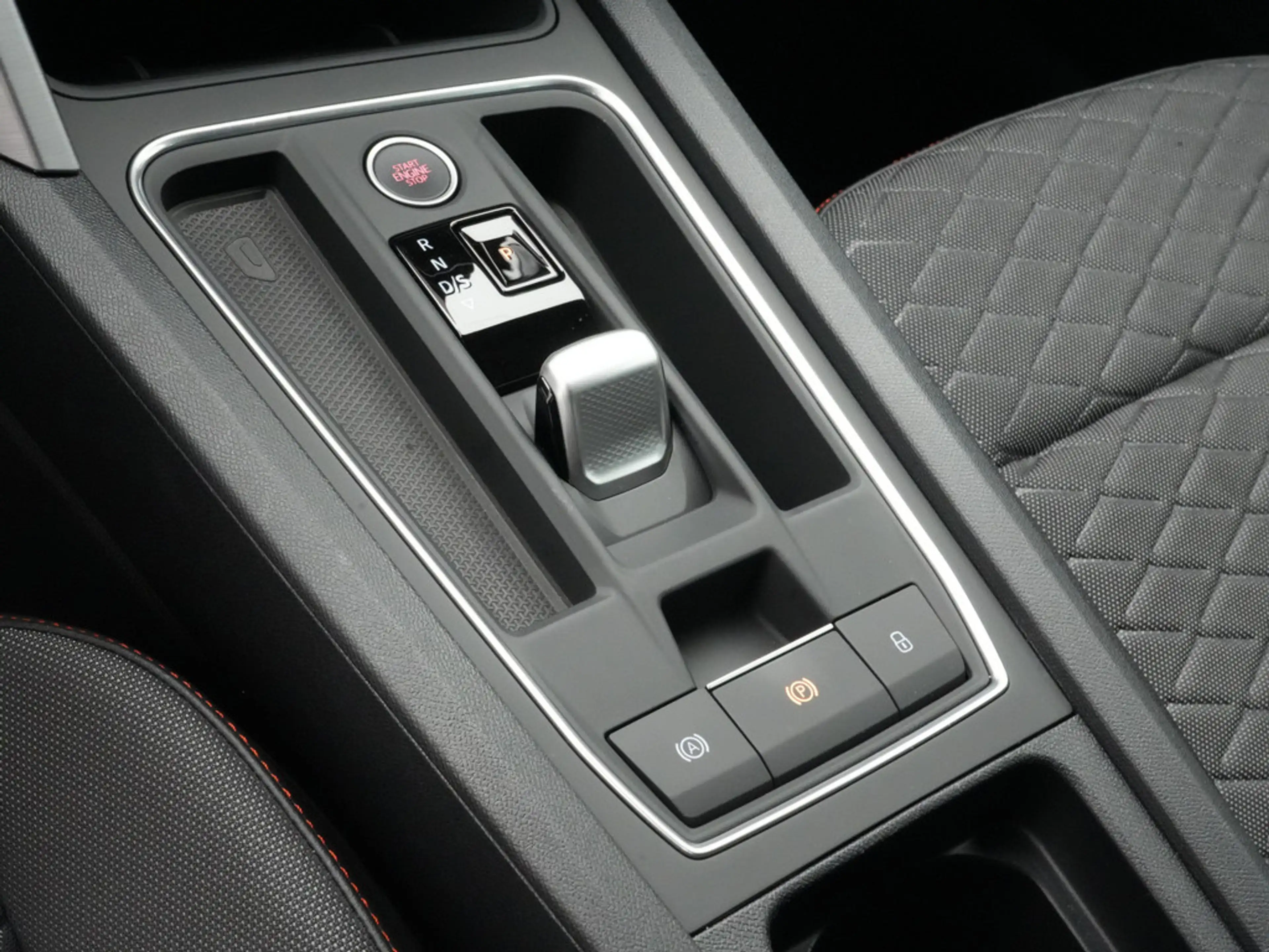 SEAT Leon ST FR DSG LED KAM KEYLESS ACC PDC NAVI — photo 10