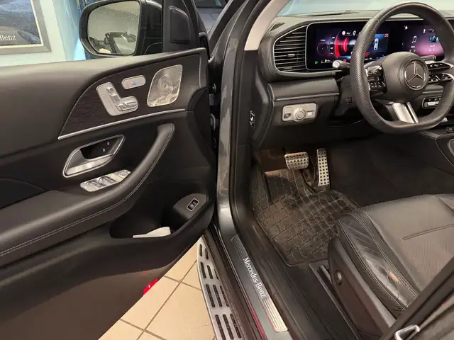Mercedes-Benz GLE view 8
