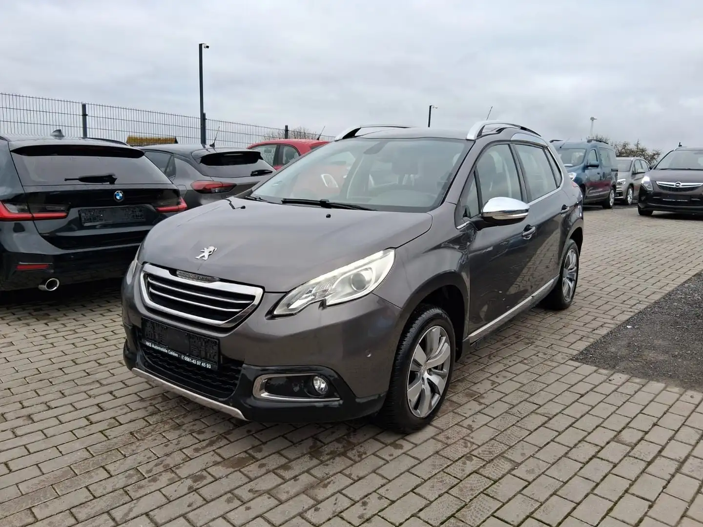 Peugeot 2008 Allure Grau - 1