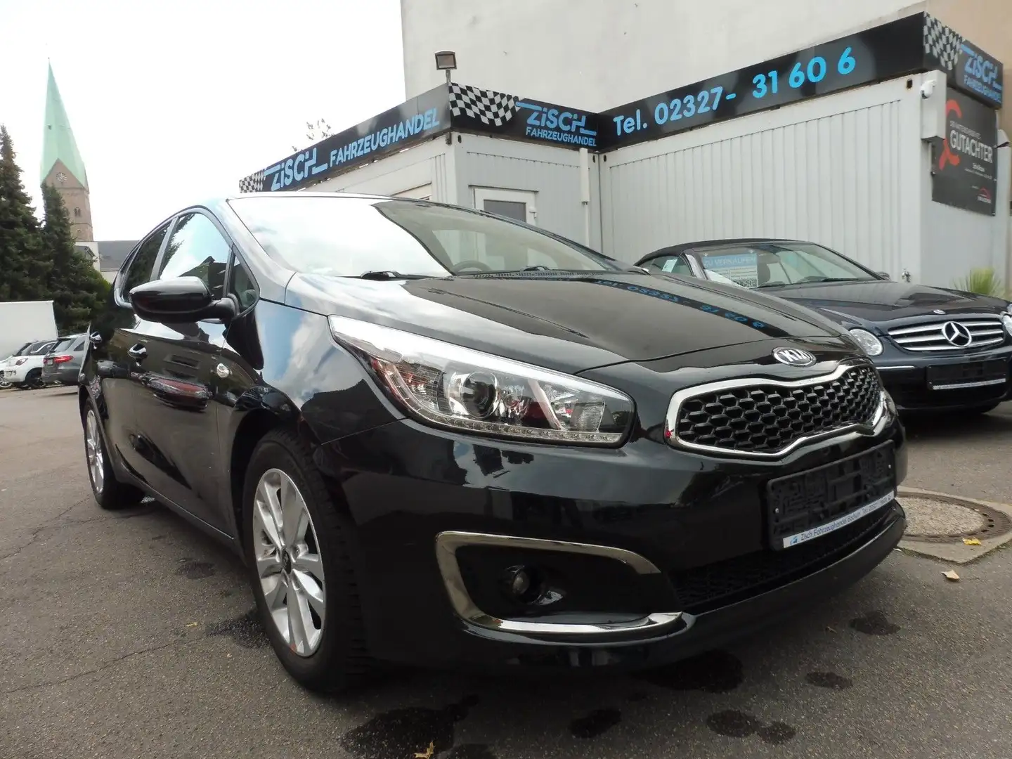 Kia Ceed / cee'd Schwarz - 1